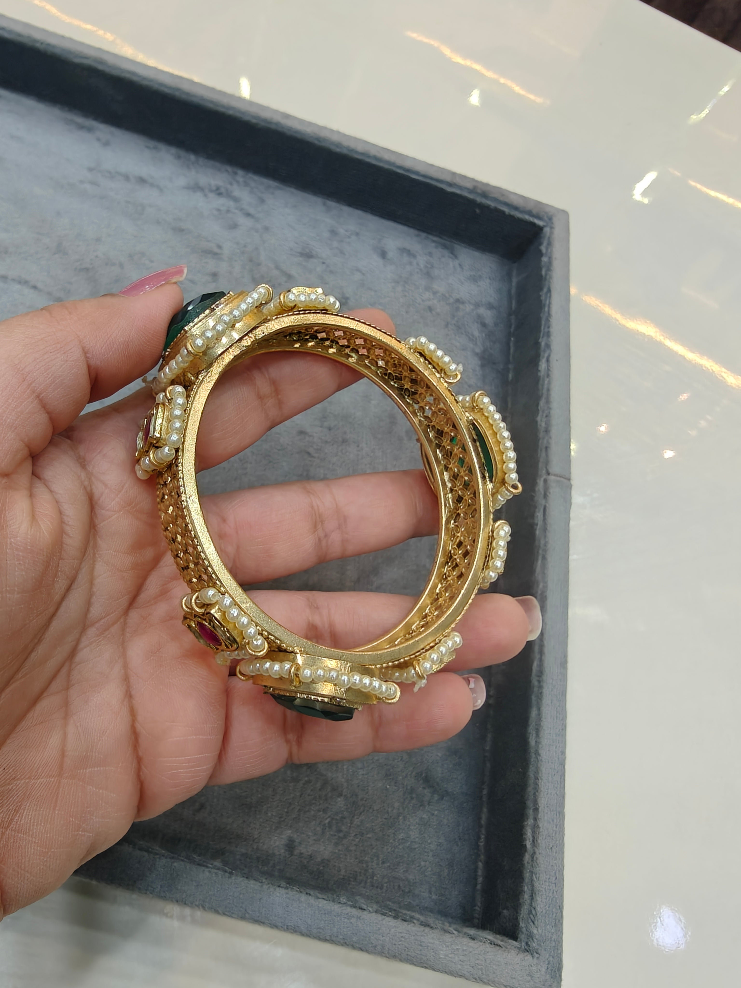 Varsha Handcrafted Brass Fusion Pachi Kundan Bangle (Single)-Emerald Green Ruby