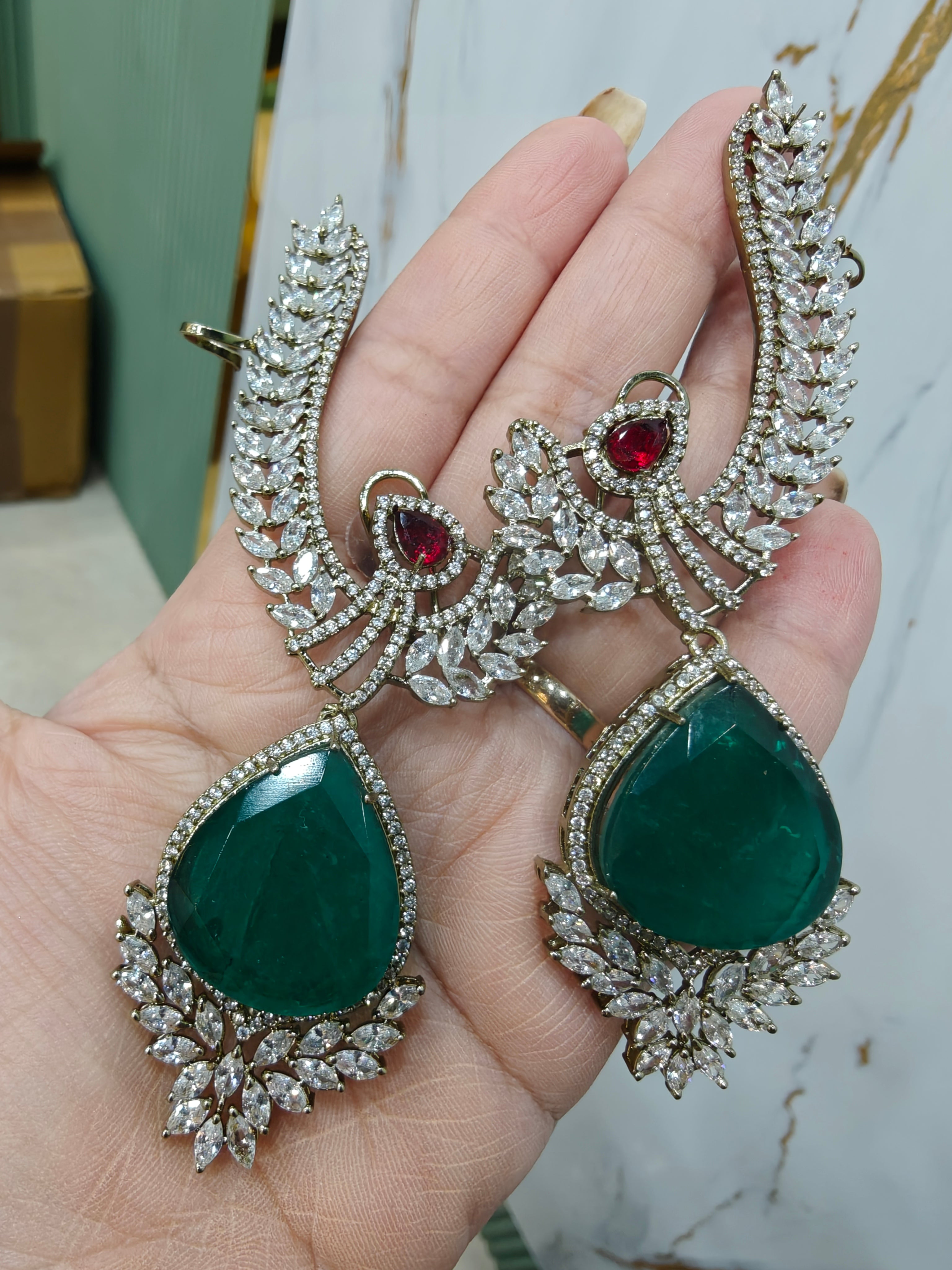 Stellar Doublet Earcuff - Green