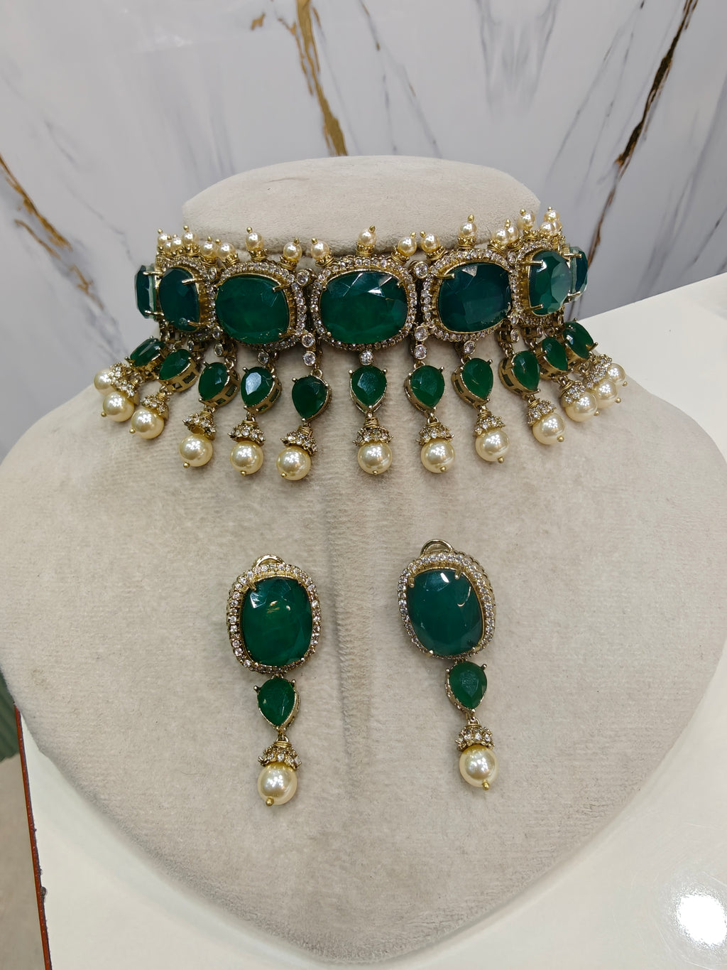 Dua Deepika Inspired Statement Choker Set- Emerald Green