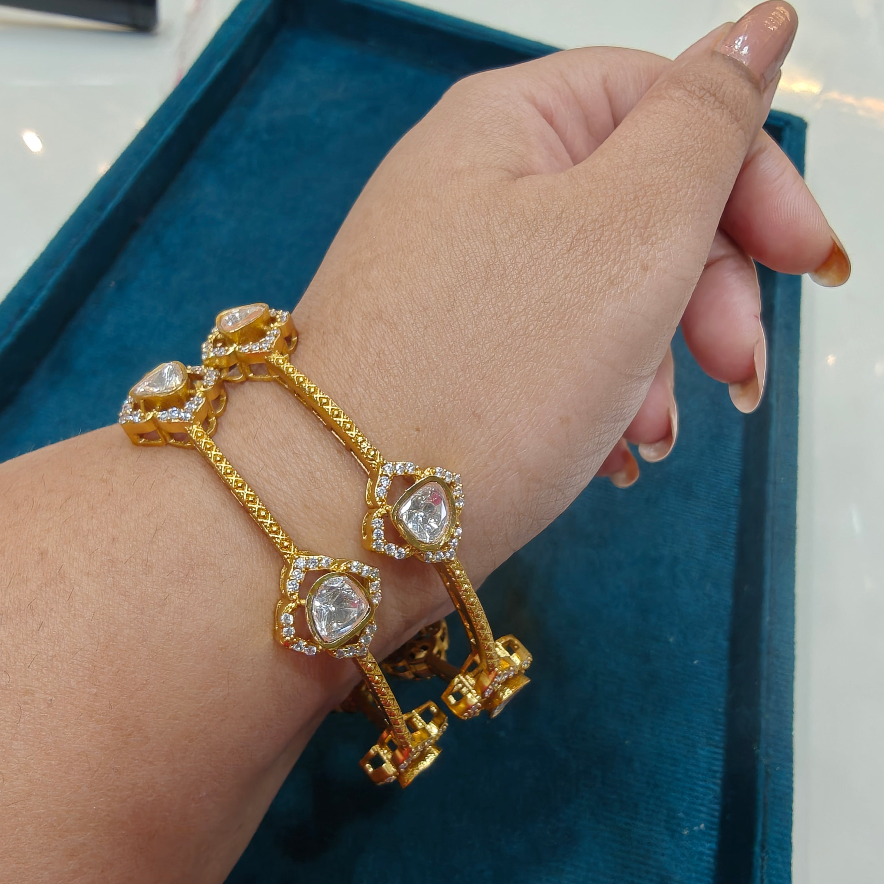 Vinamra Moissanite Bangle (Pair)