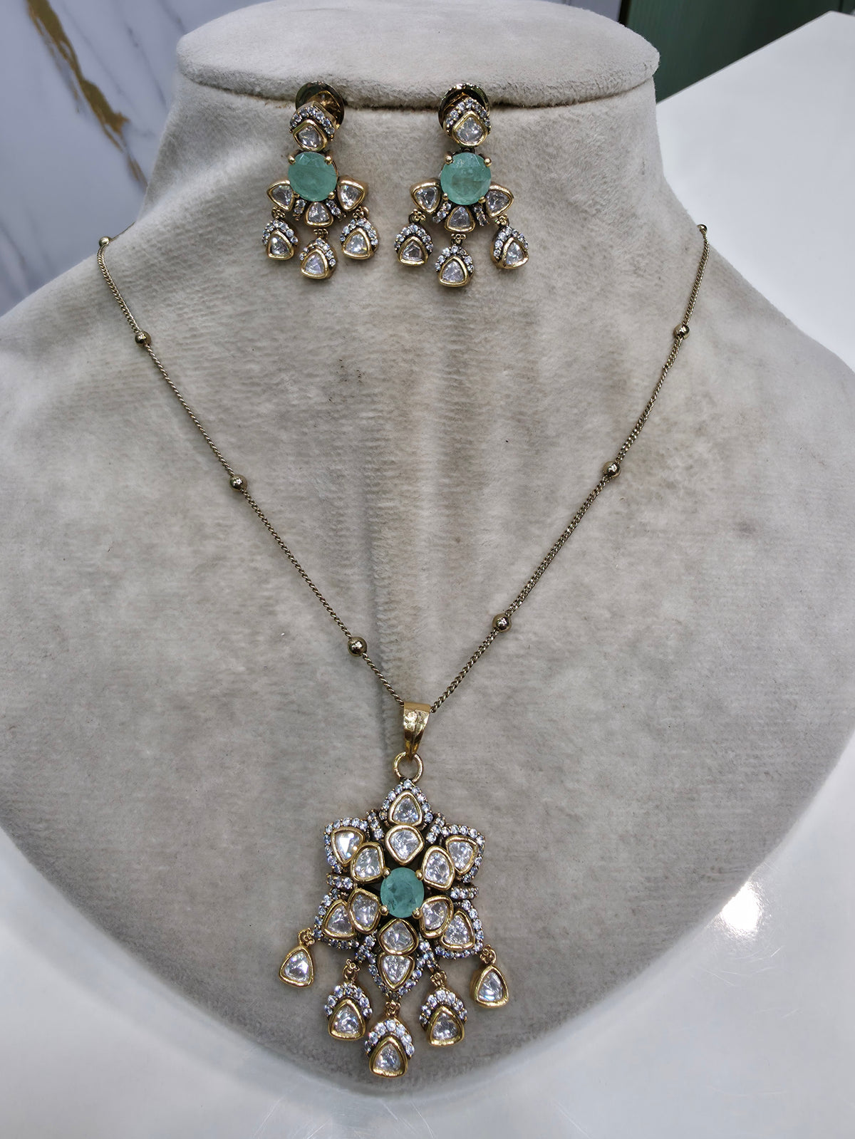 Shagna Doublet Moissanite Pendant Set- Mint