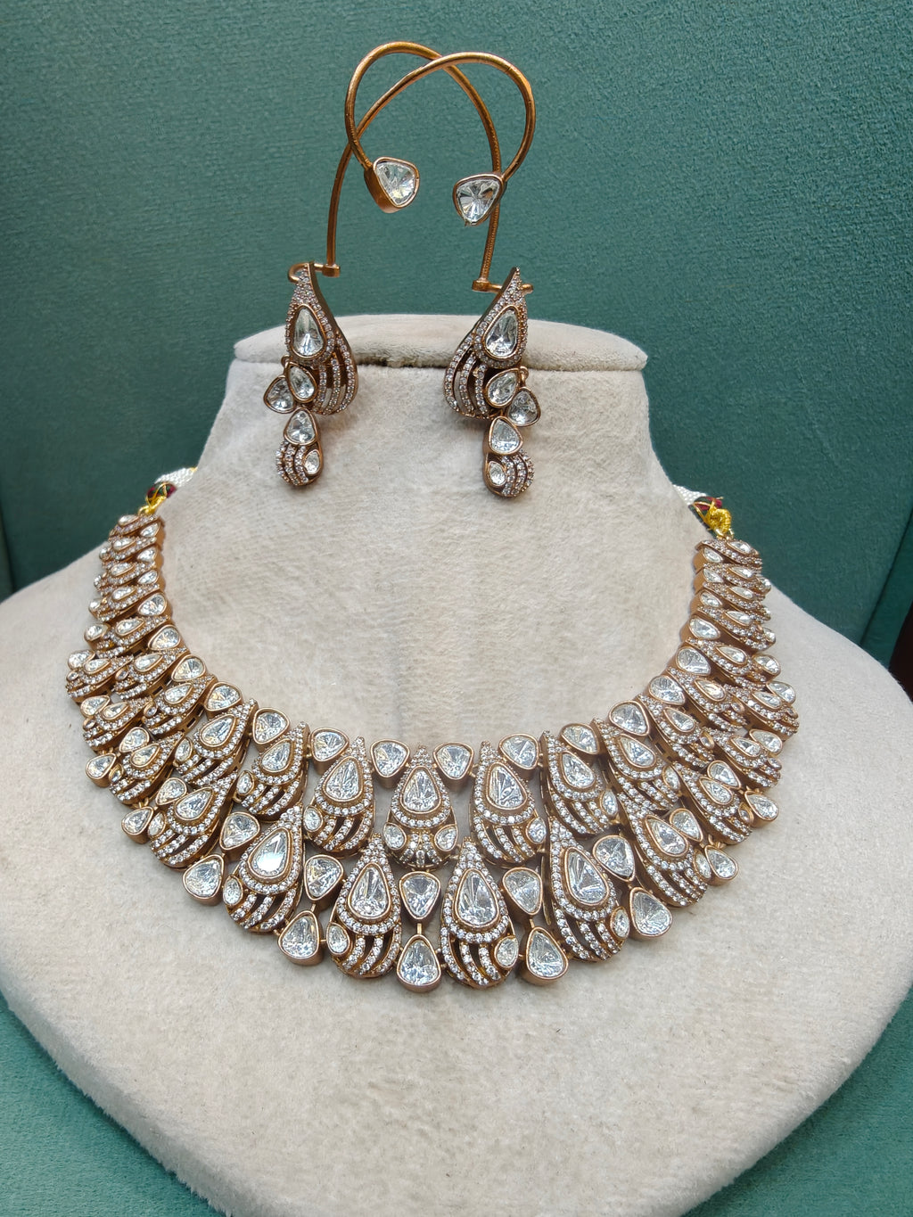 Aarvi Moissanite Celebrity Necklace Set