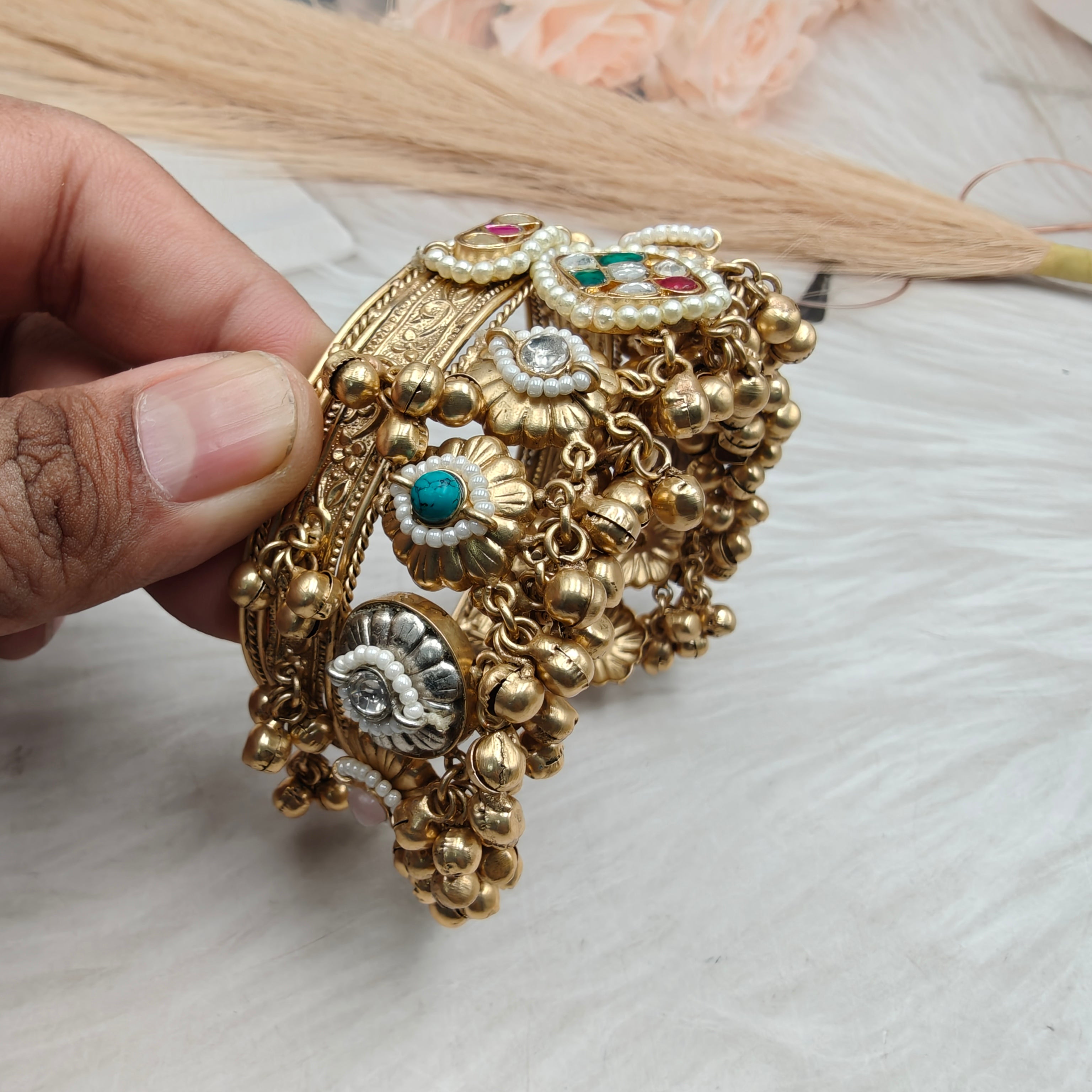 Veda Brass Pachi Kundan Fusion Handcuff
