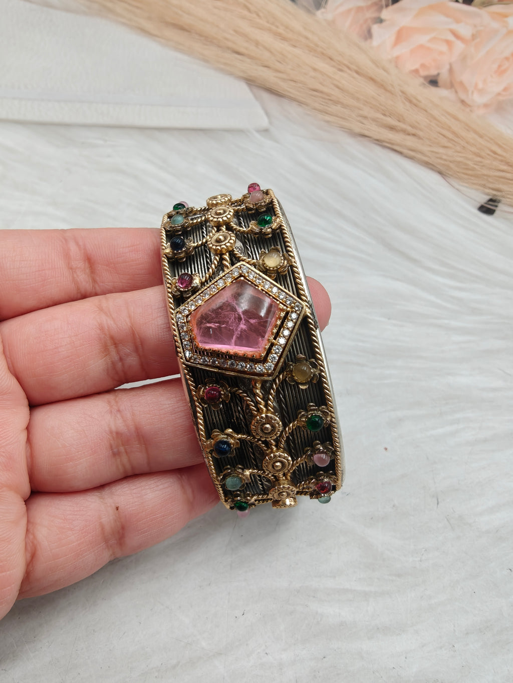 Meenakshi Dual Tone Handcrafted Doublet Handcuff- Pink