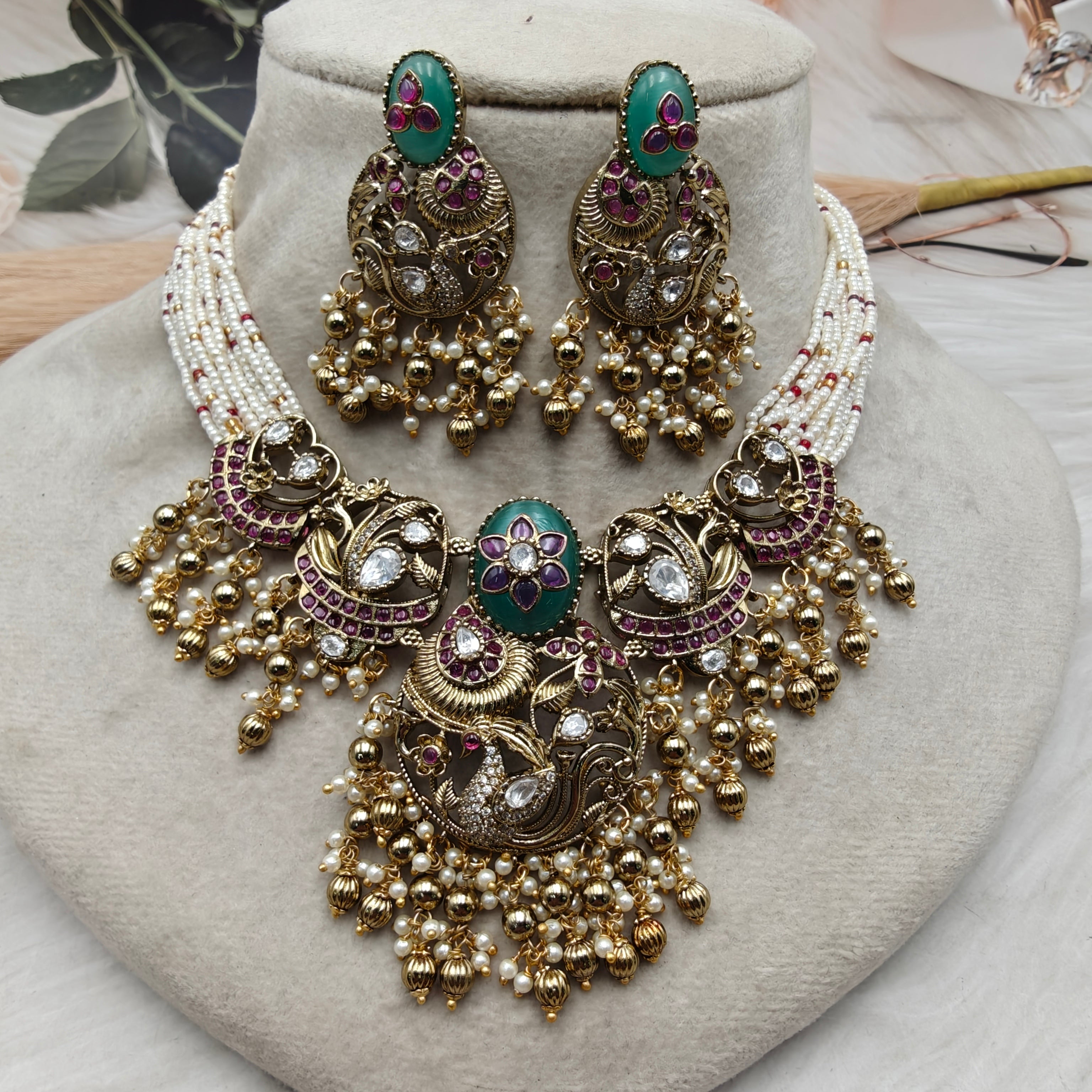 Kishi Swan In Lay Heritage Necklace Set- Mint Quartz