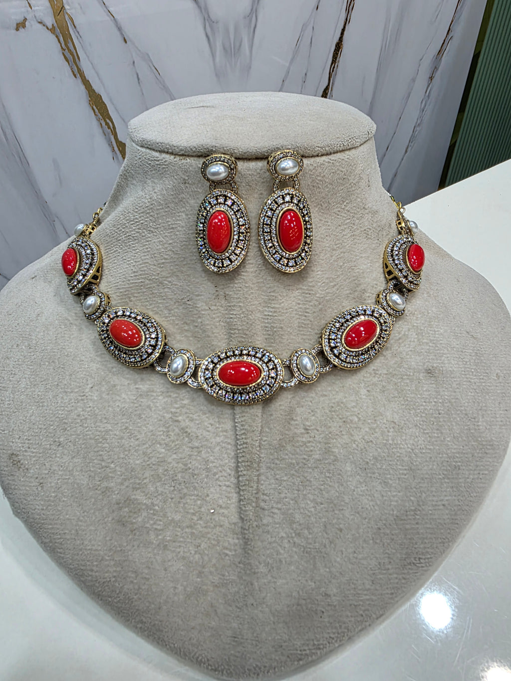 Aashi Statement Sleek Choker Necklace Set- Coral