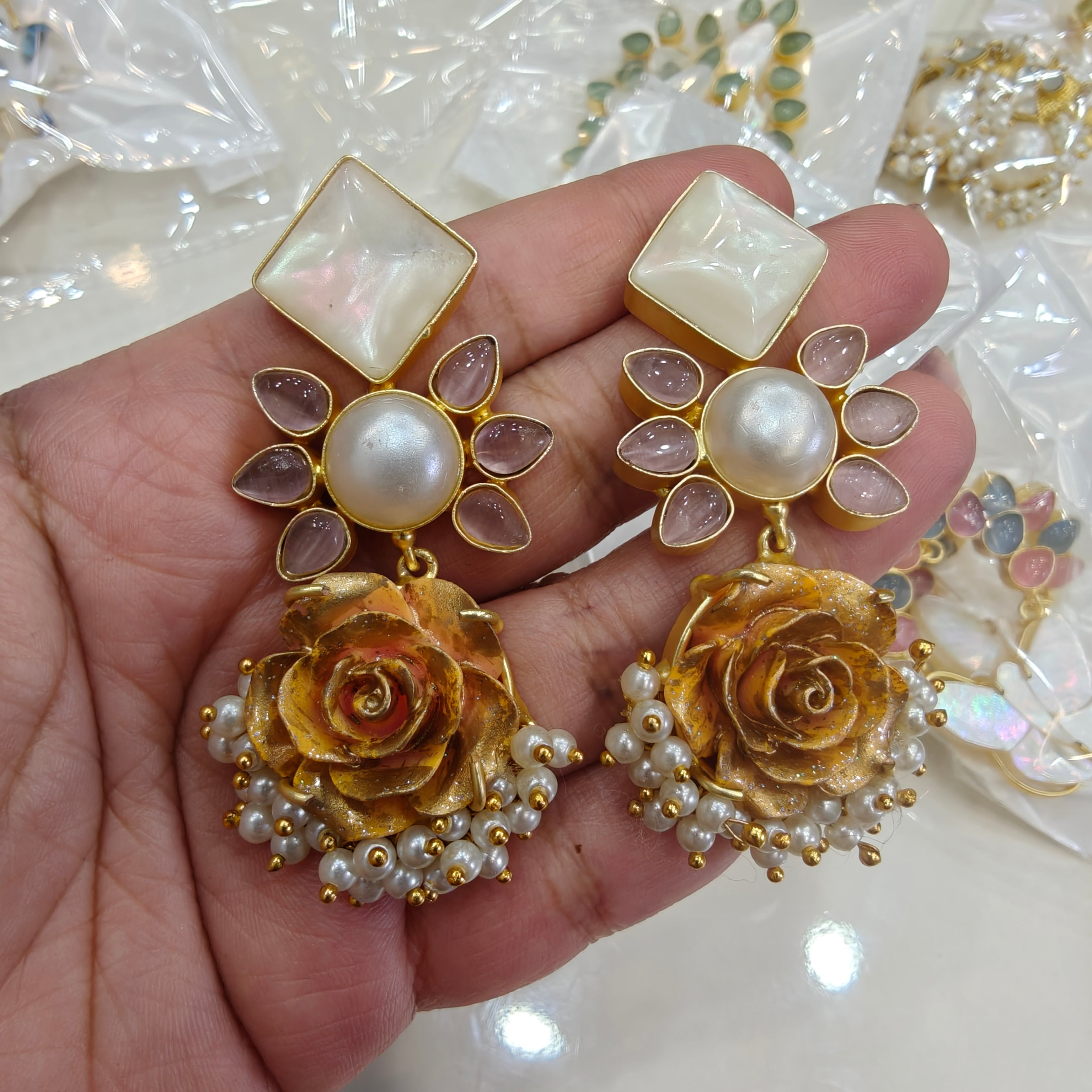Mother Of Pearl Monalisa Gulab Earrings - Peach