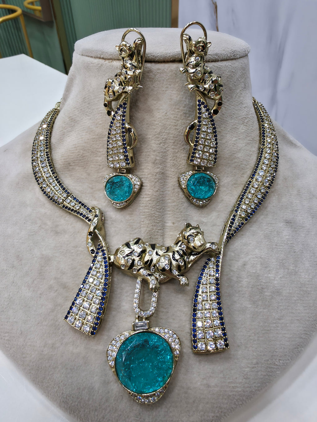 Sama Panther Designer Necklace Set- Turquoise and Blue