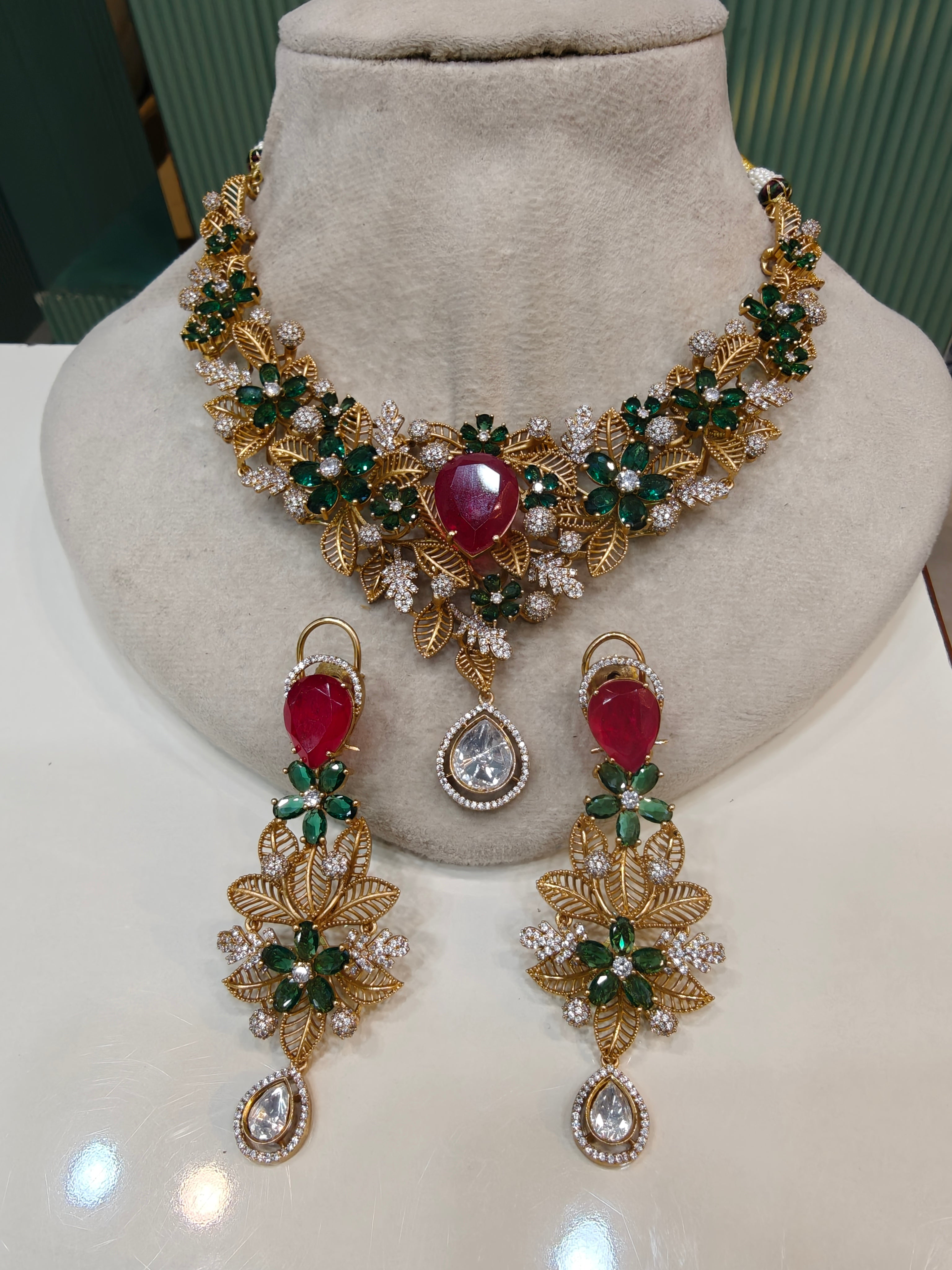 Flower Blossom Doublet Necklace Set- Red Green