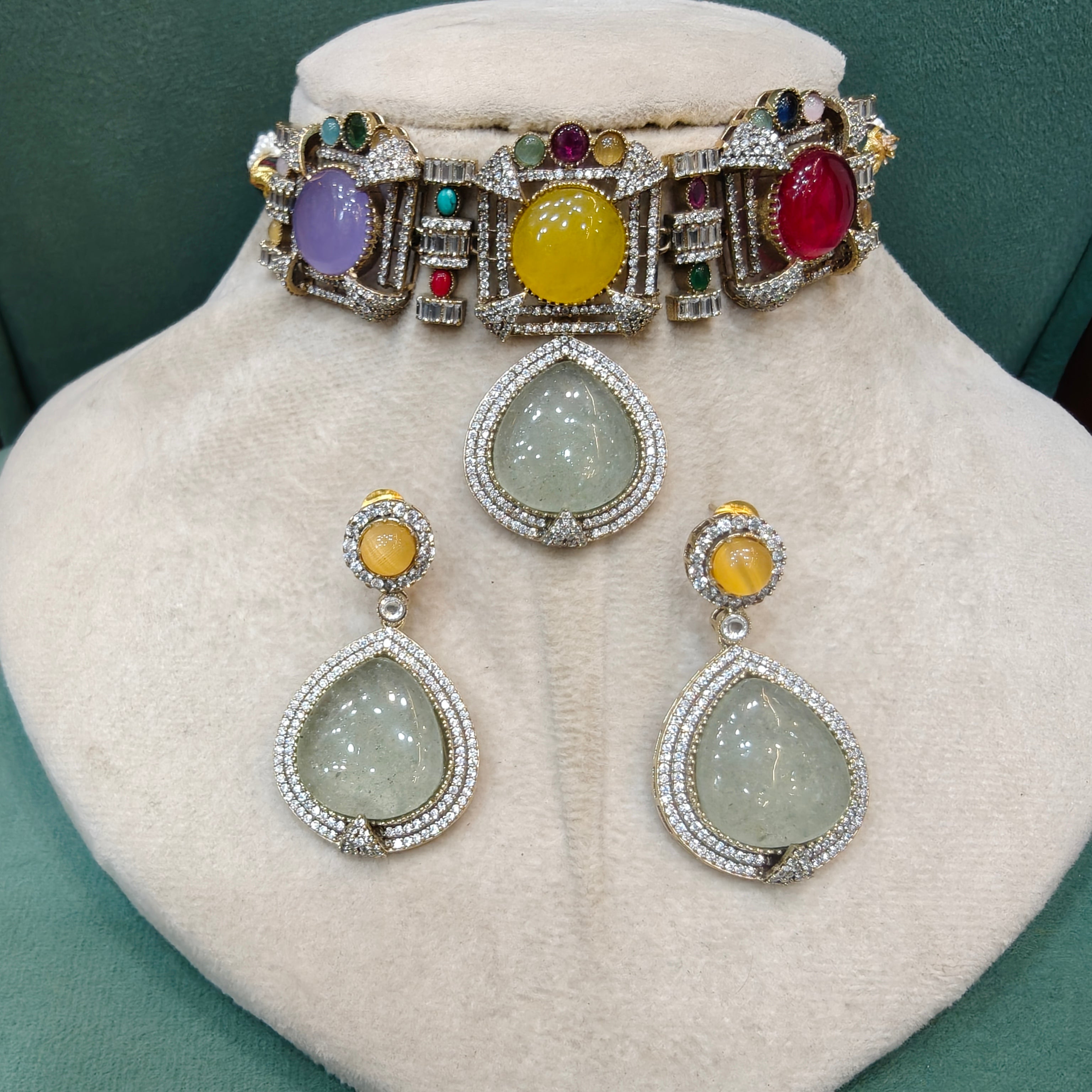 Nazm Quartz Doublet Choker Set- Mint Multi