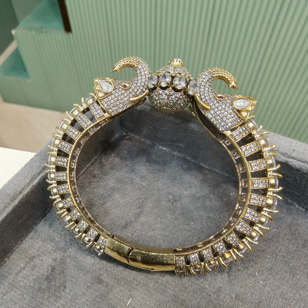 Gajraj Openable Kangan- White