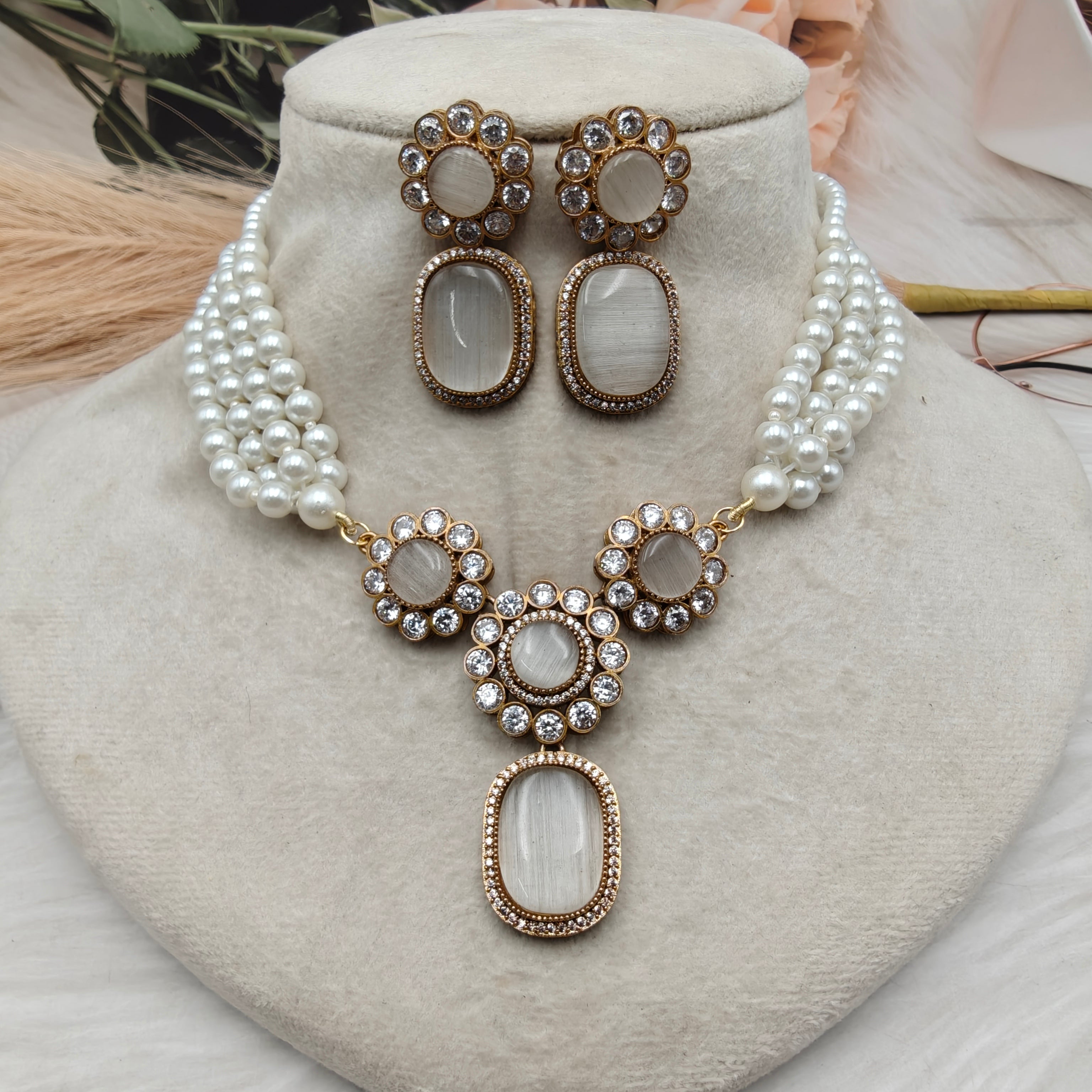 Ramiya Necklace Set - White