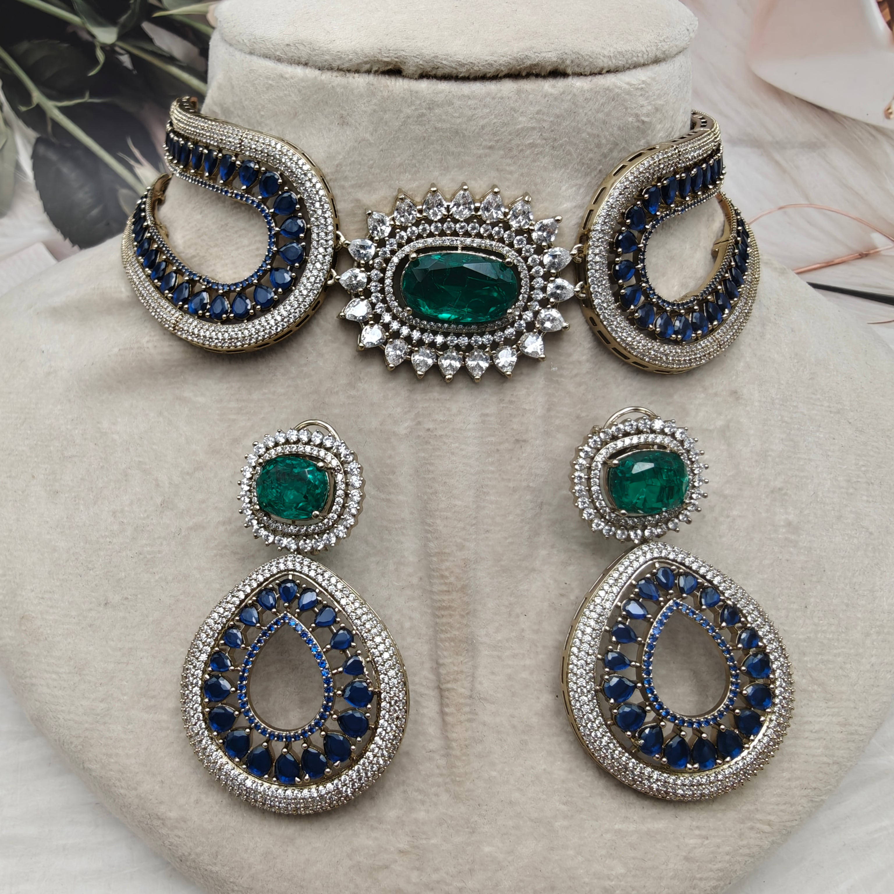Nausheen Designer Premium Collar Necklace Set- Blue and Emerald
