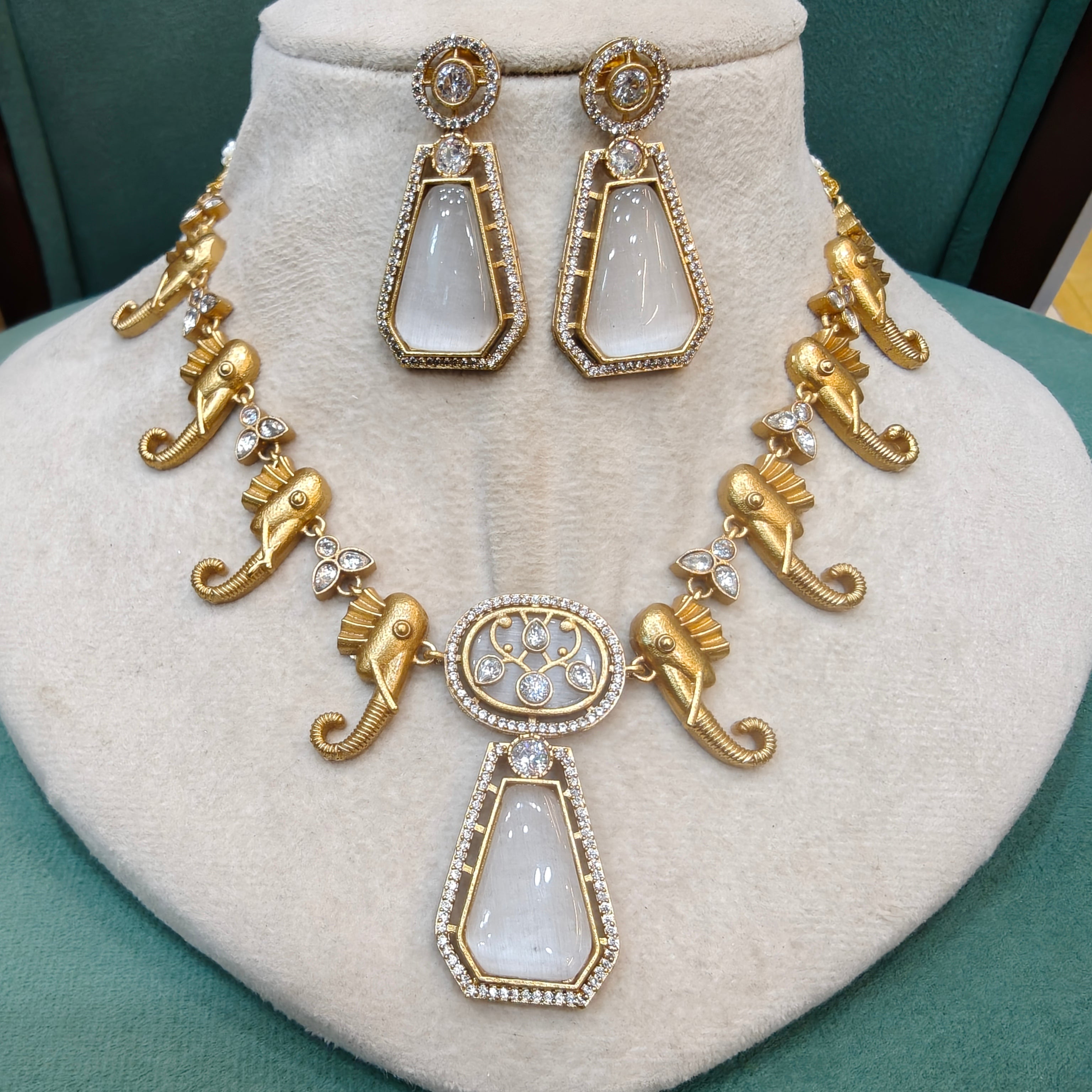 Gajraj Holdali Necklace Set- White
