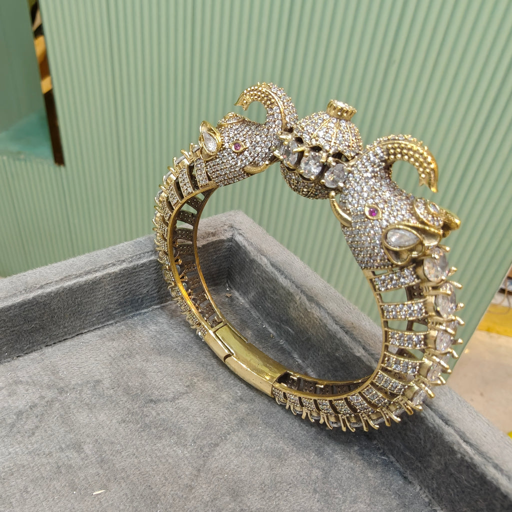 Gajraj Openable Kangan- White