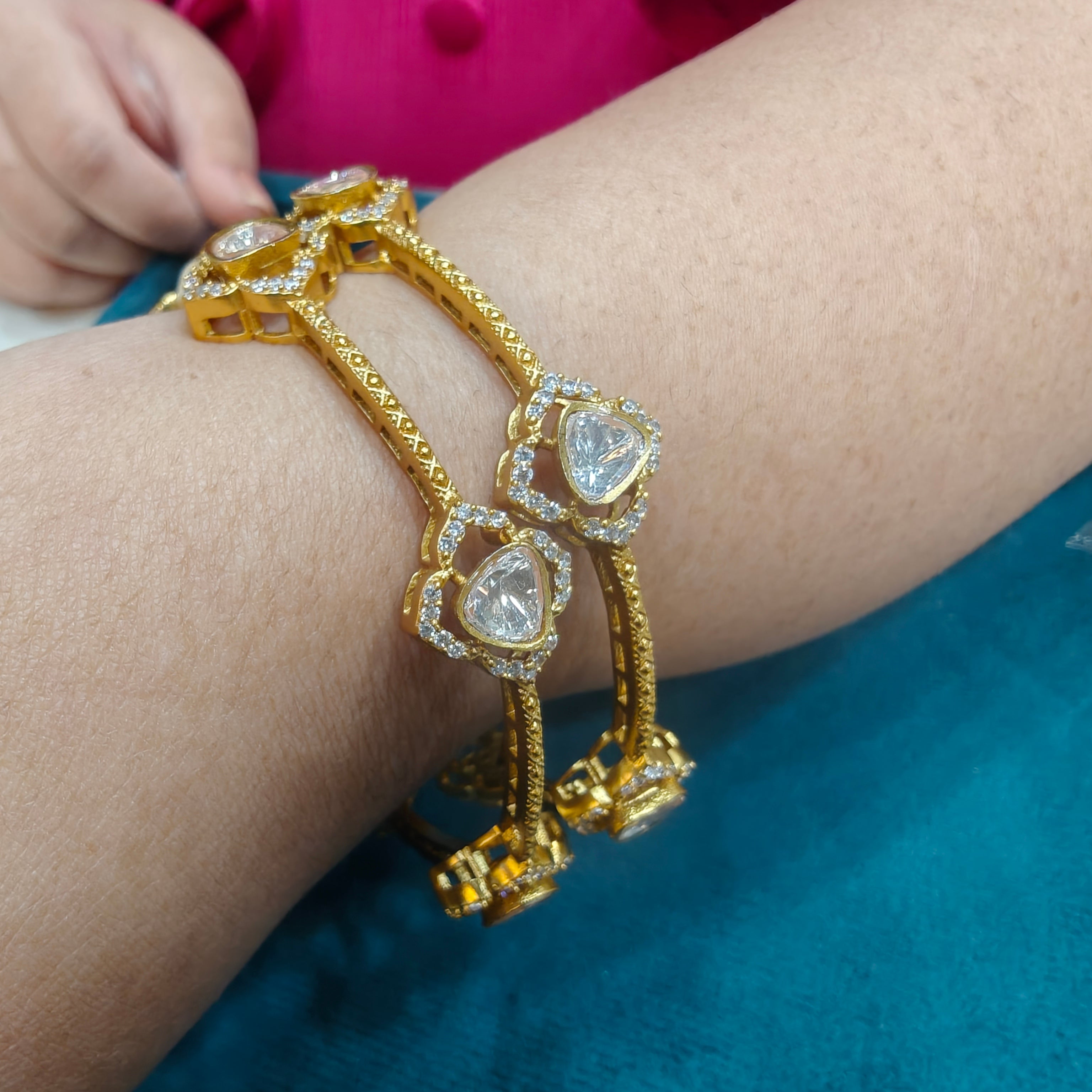Vinamra Moissanite Bangle (Pair)