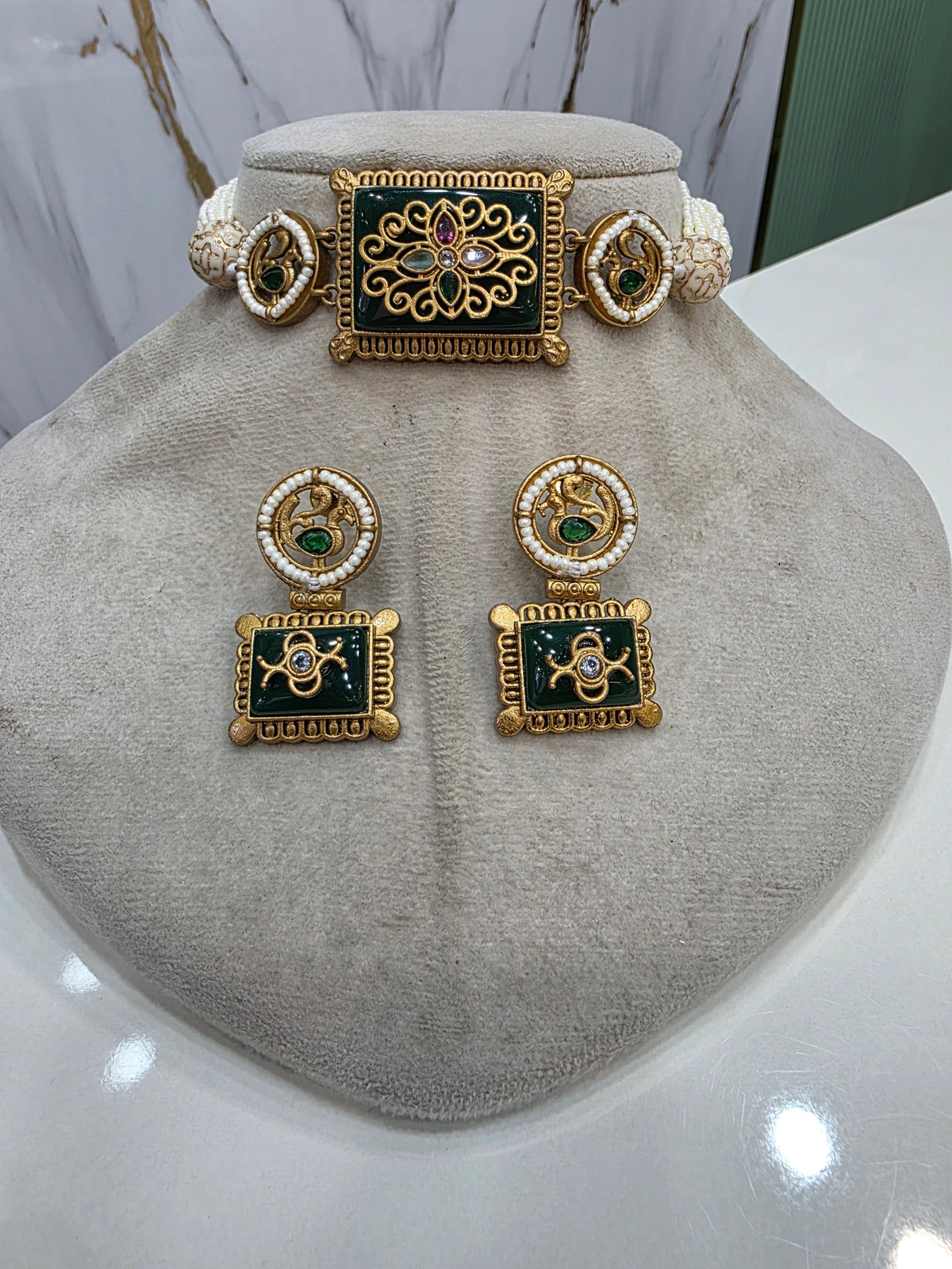 Aditi Holdali Choker Set- Green
