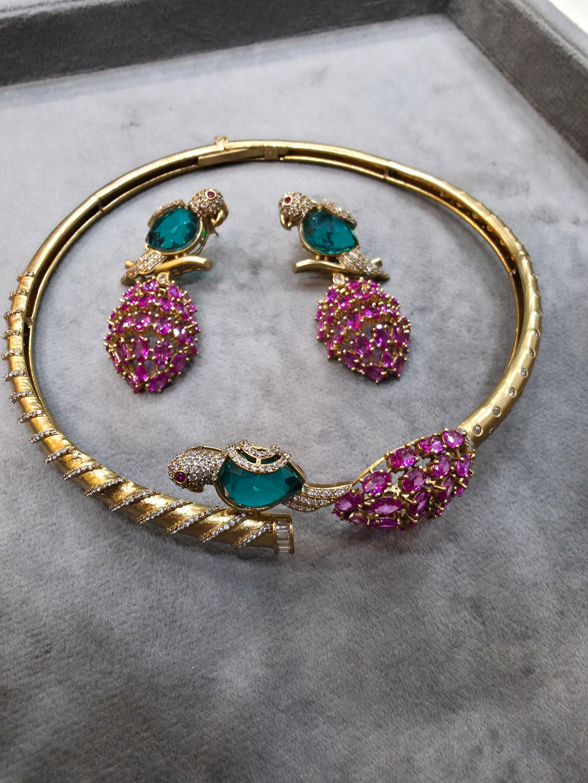 Ayurika - The Royal Parrot Hasli Set- Ruby Green