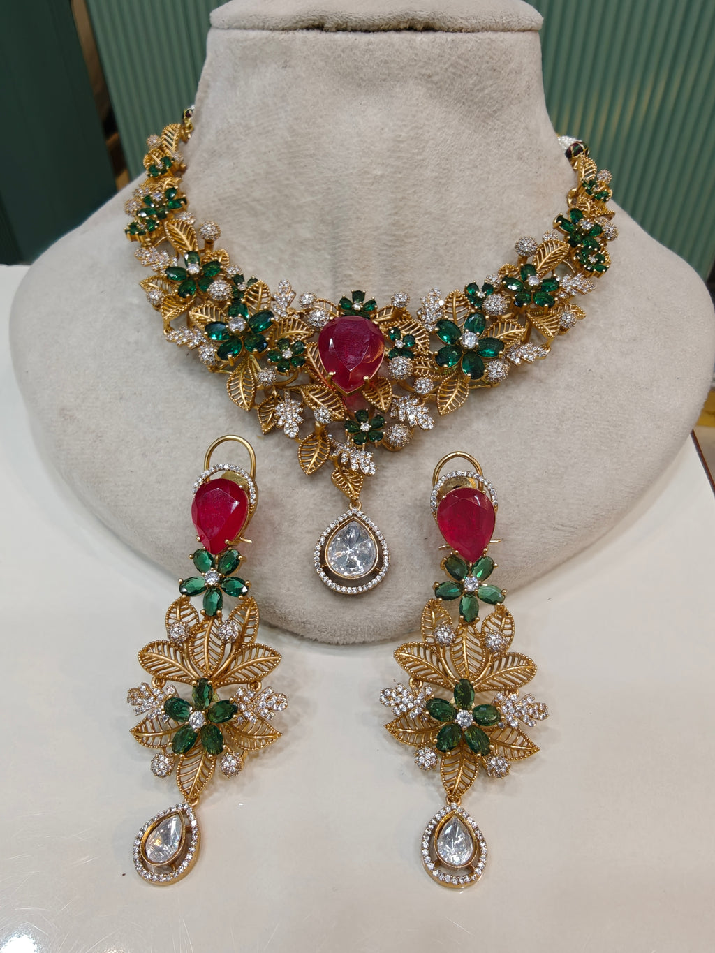 Flower Blossom Doublet Necklace Set- Red Green