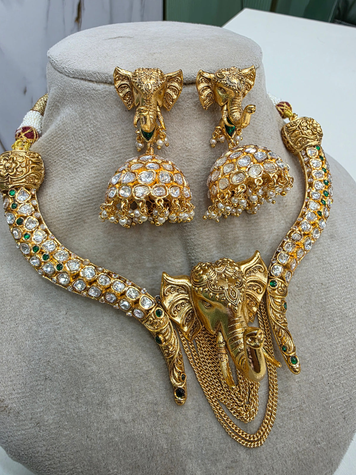 Vigneshwari Ganesha Gold Plated Hasli Set- Green