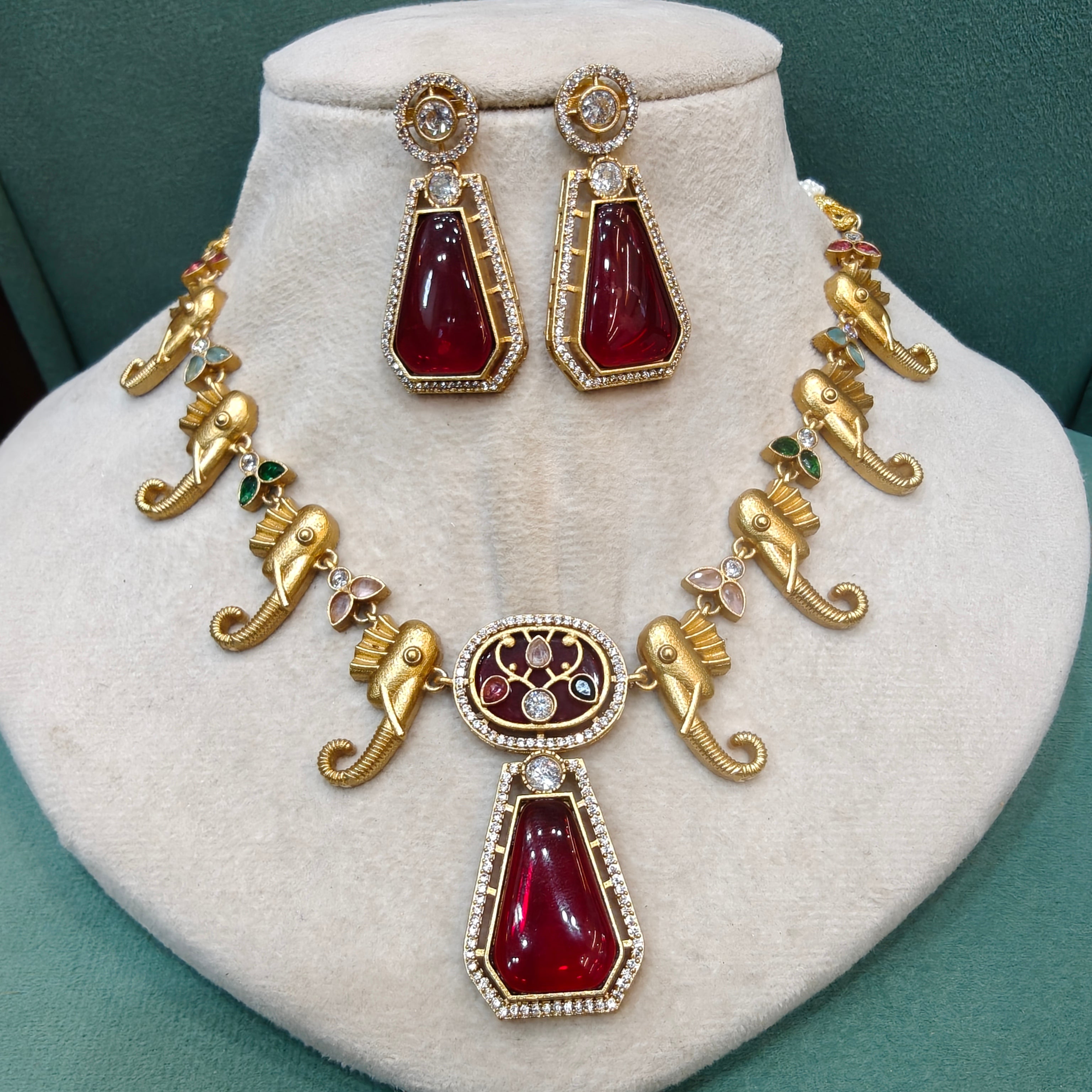 Gajraj Holdali Necklace Set- Multi
