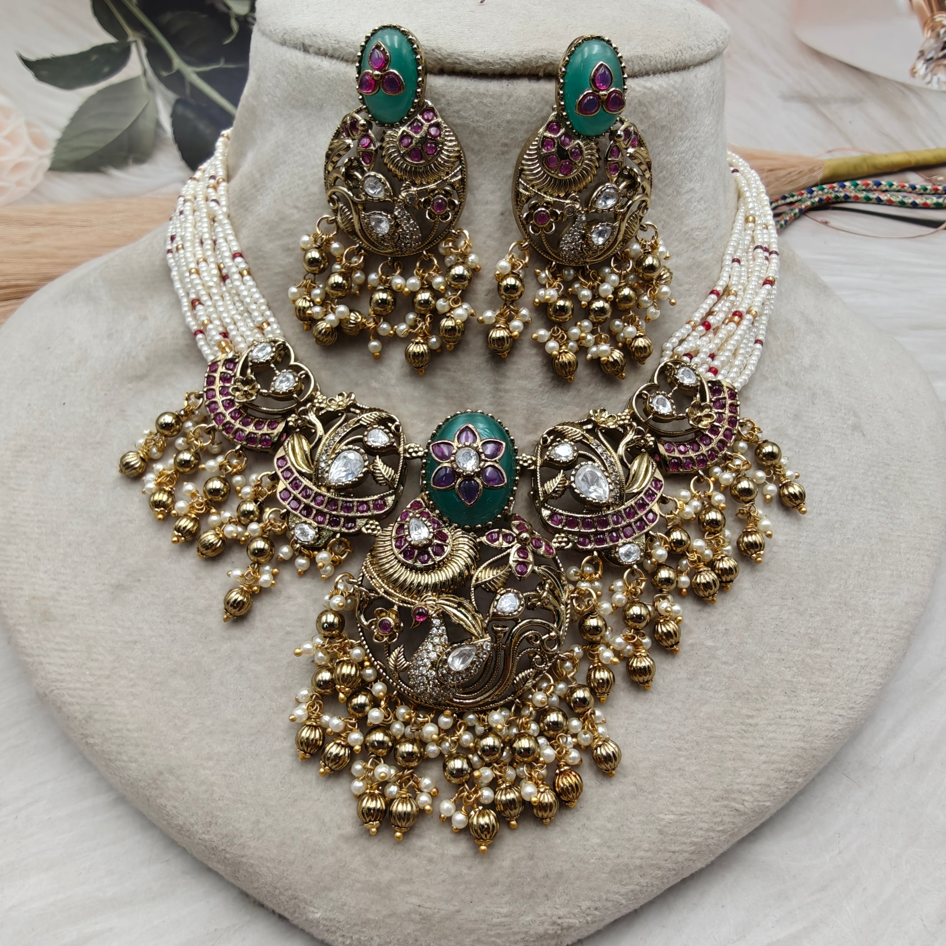 Kishi Swan In Lay Heritage Necklace Set- Mint Quartz