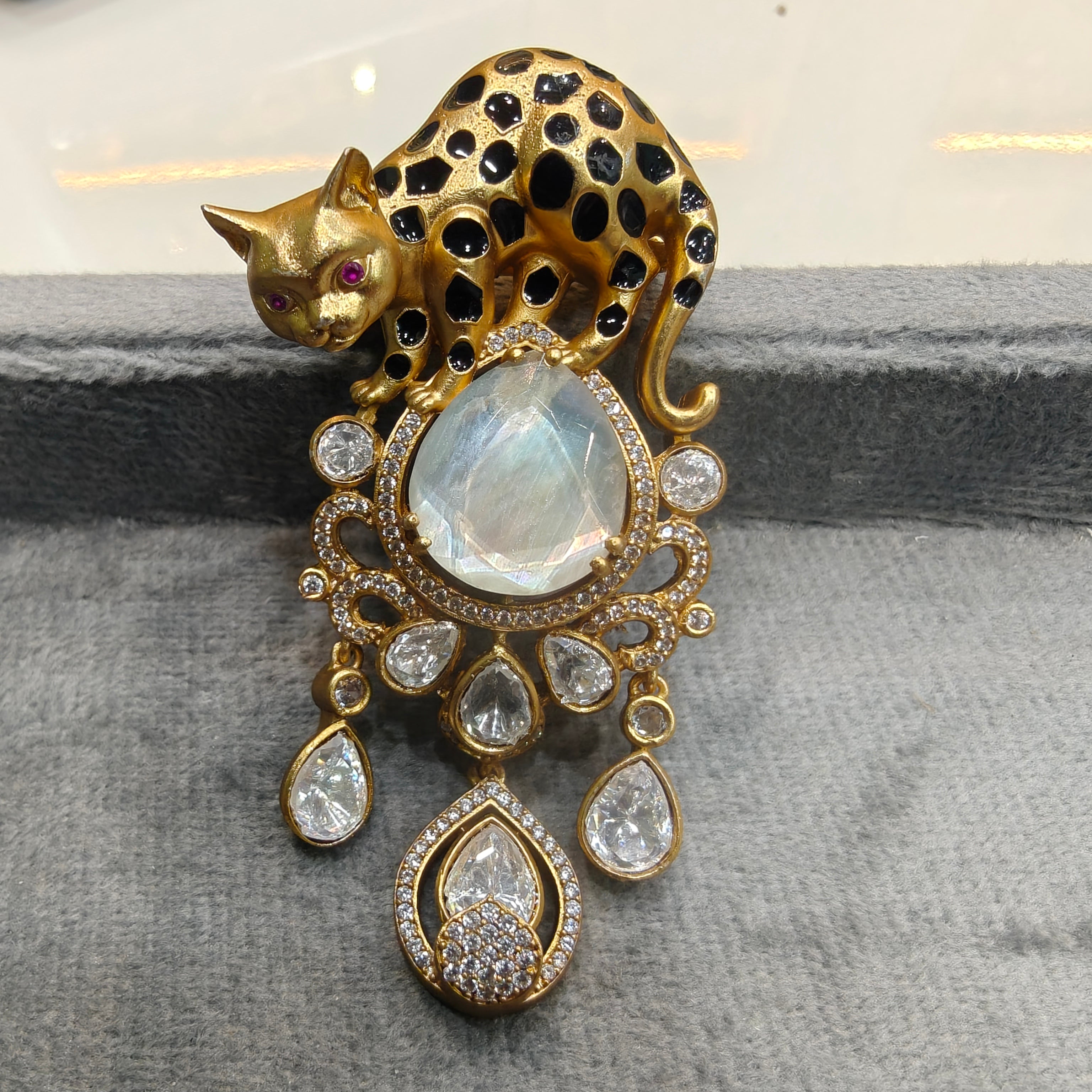 Leopard Doublet Stone Unisex Brooch- Milky White