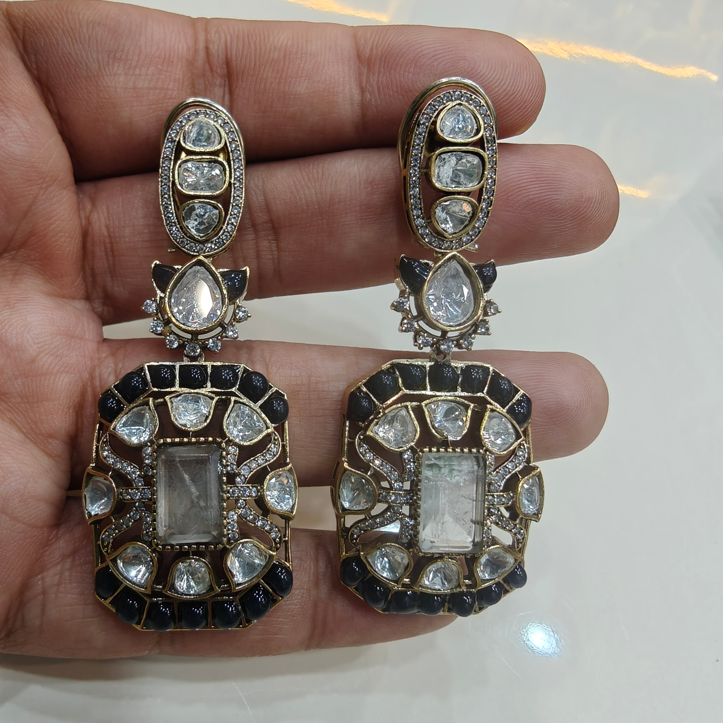 Sunakshi Doublet and Epoxy Earrings- White and Black