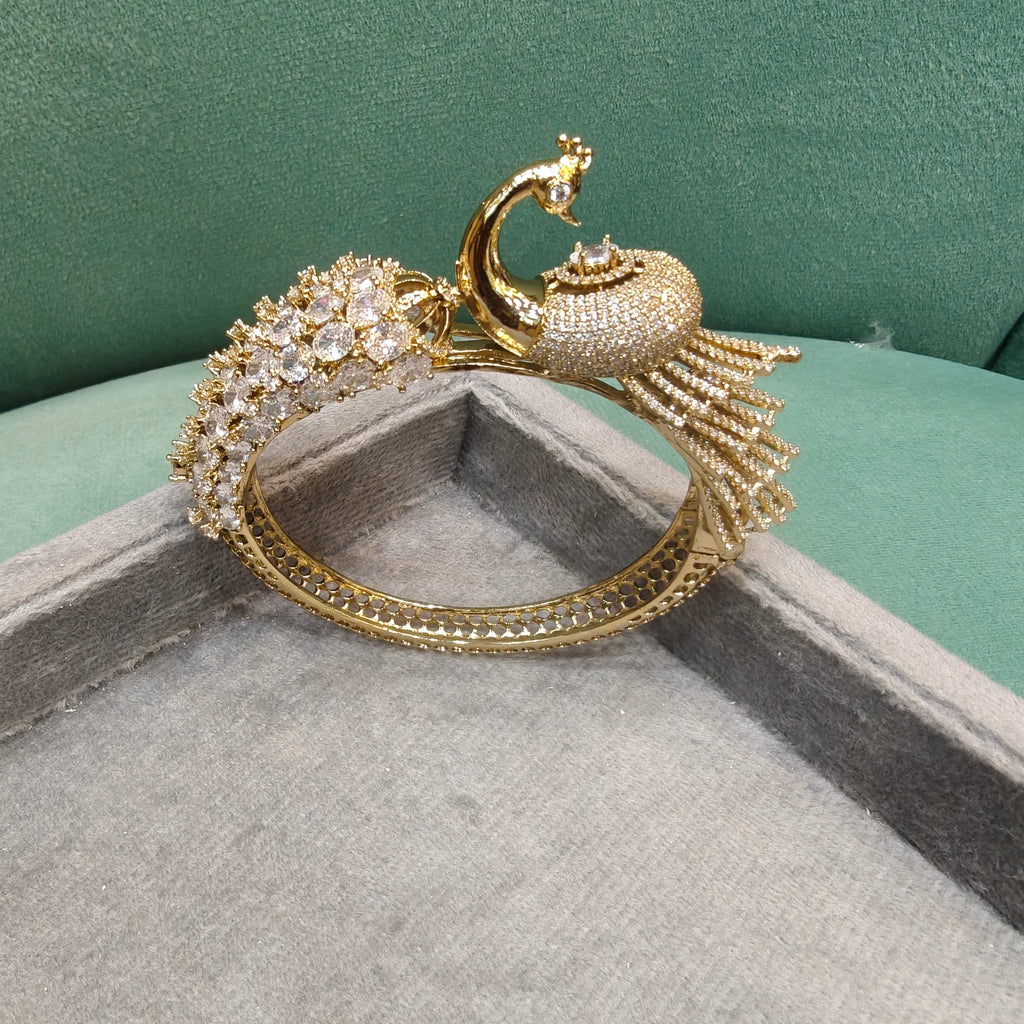 Mayura 3D Layer Openable Bracelet- White