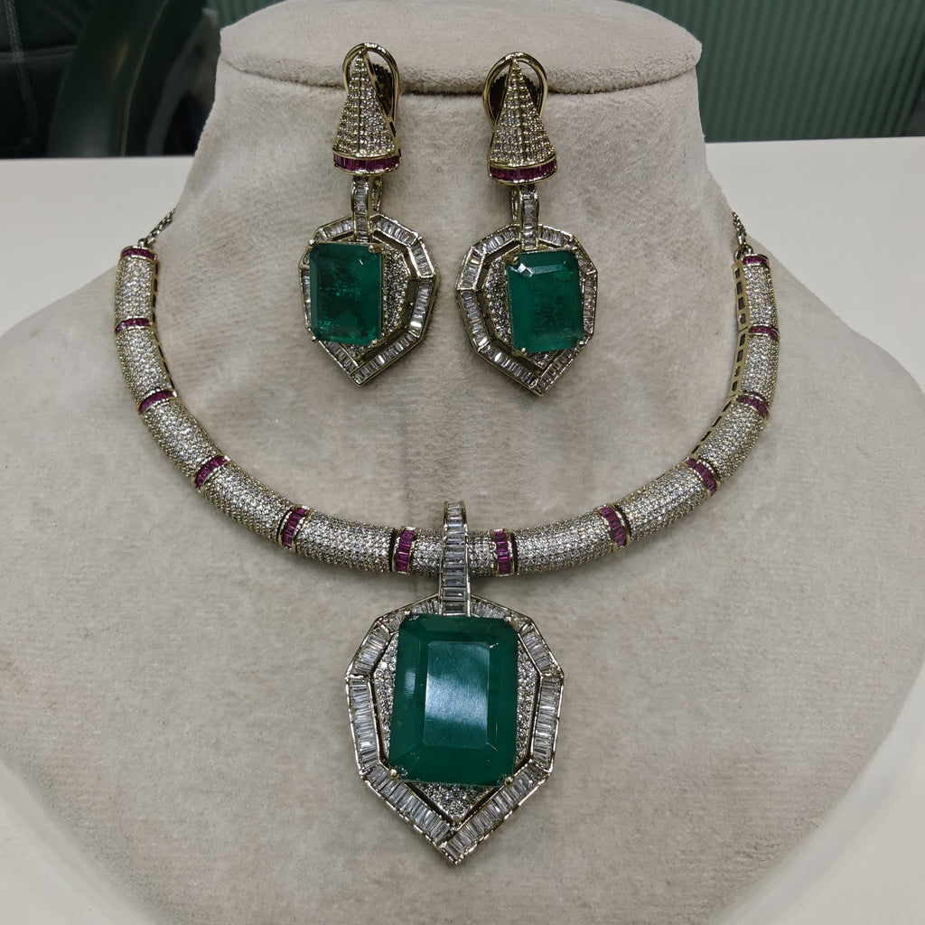 Vishakha Doublet Statement Hasli Set- Emerald Ruby