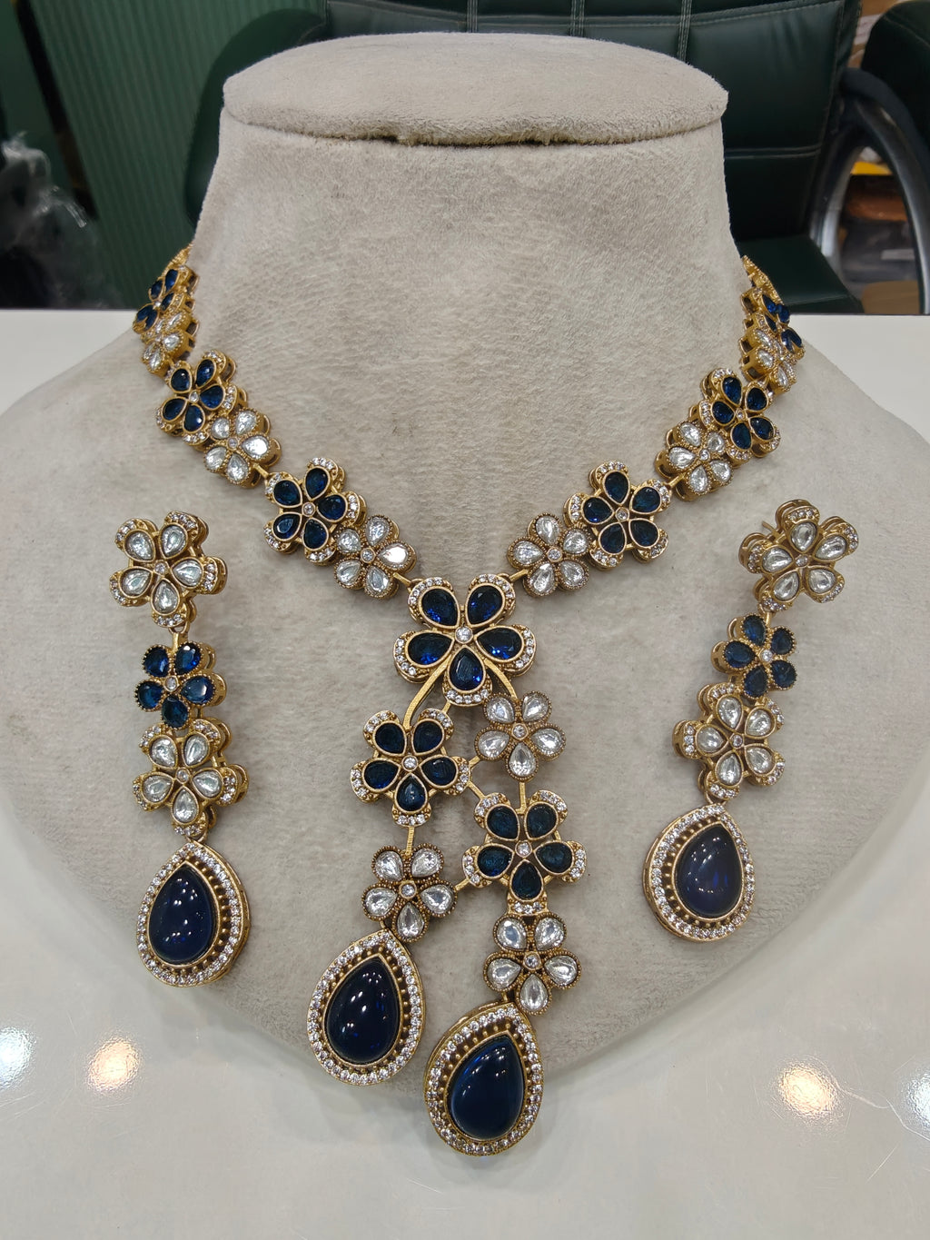 Siya Flower Necklace Set- Blue