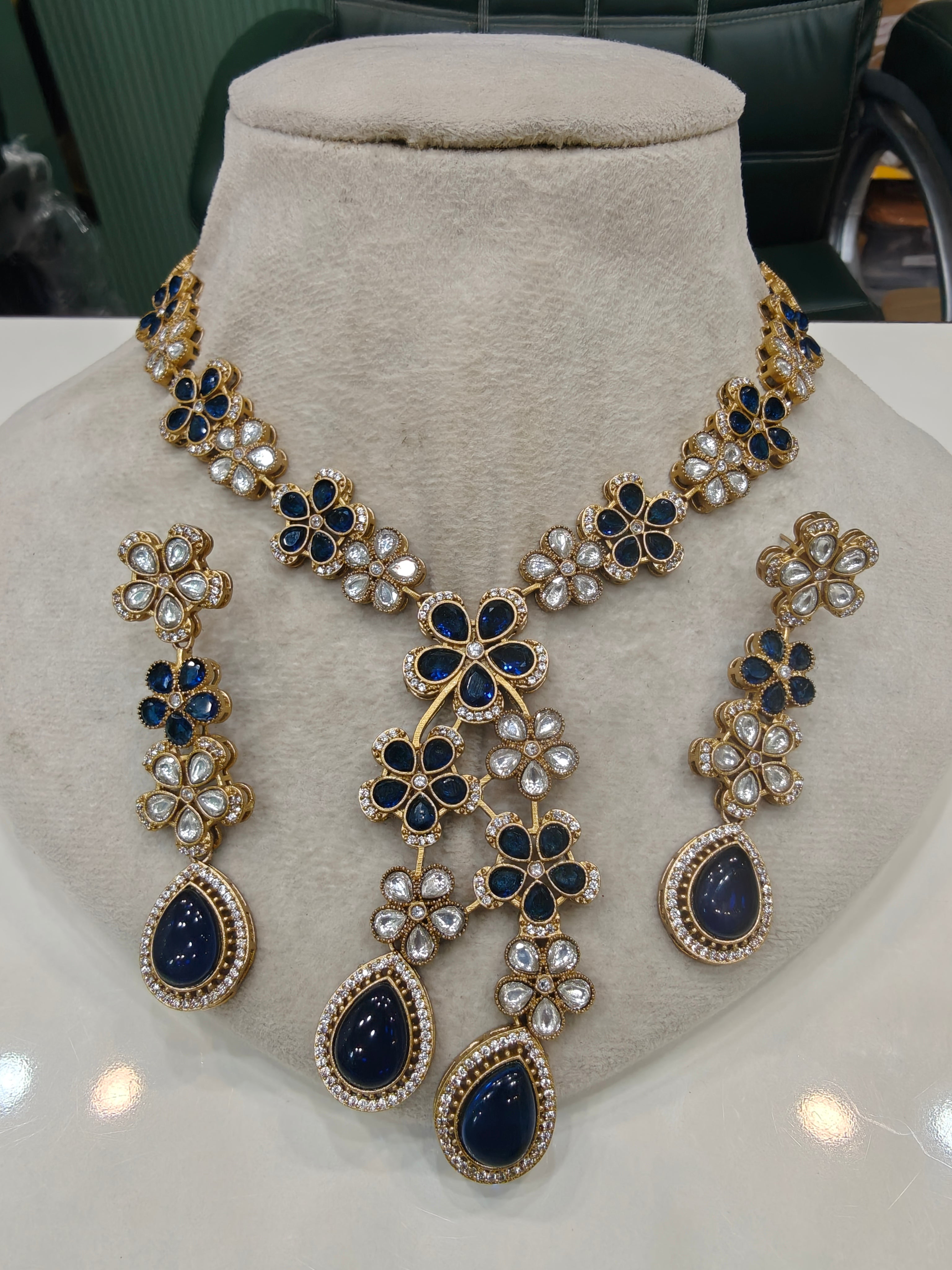 Siya Flower Necklace Set- Blue