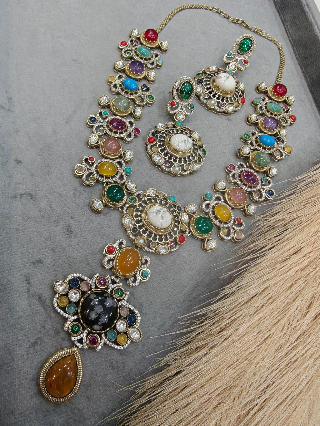 Vaibhavi Sabya Inspired Quartz Doublet Necklace Set- White Black Multi