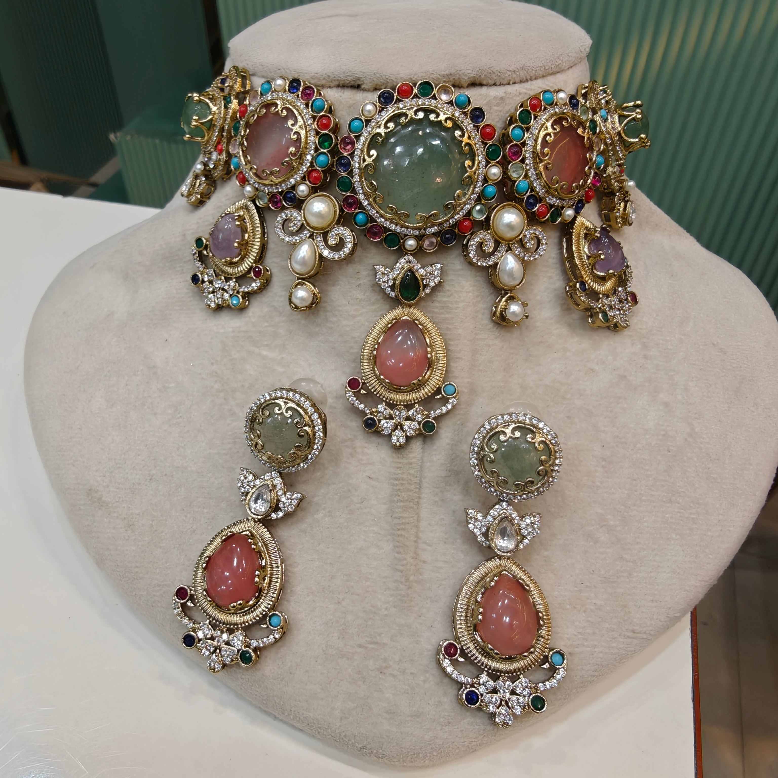 Huma Sabya Inspired Choker Necklace Set