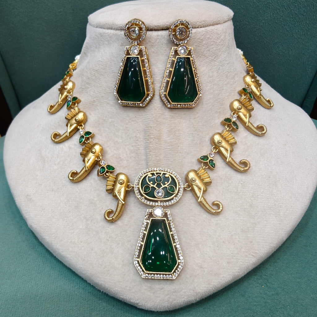 Gajraj Holdali Necklace Set- Green