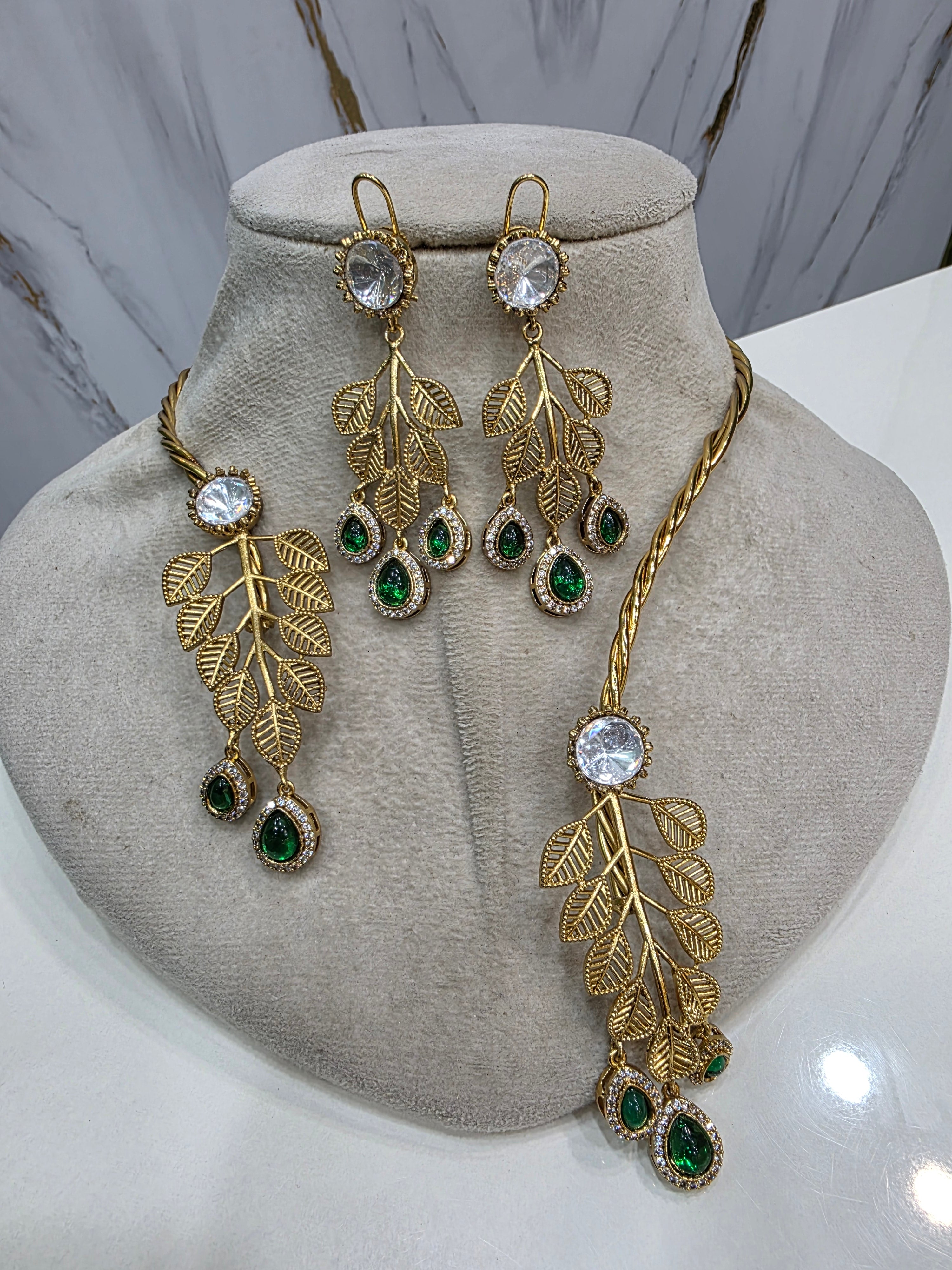 Samaira Handcrafted Fusion Hasli- Green