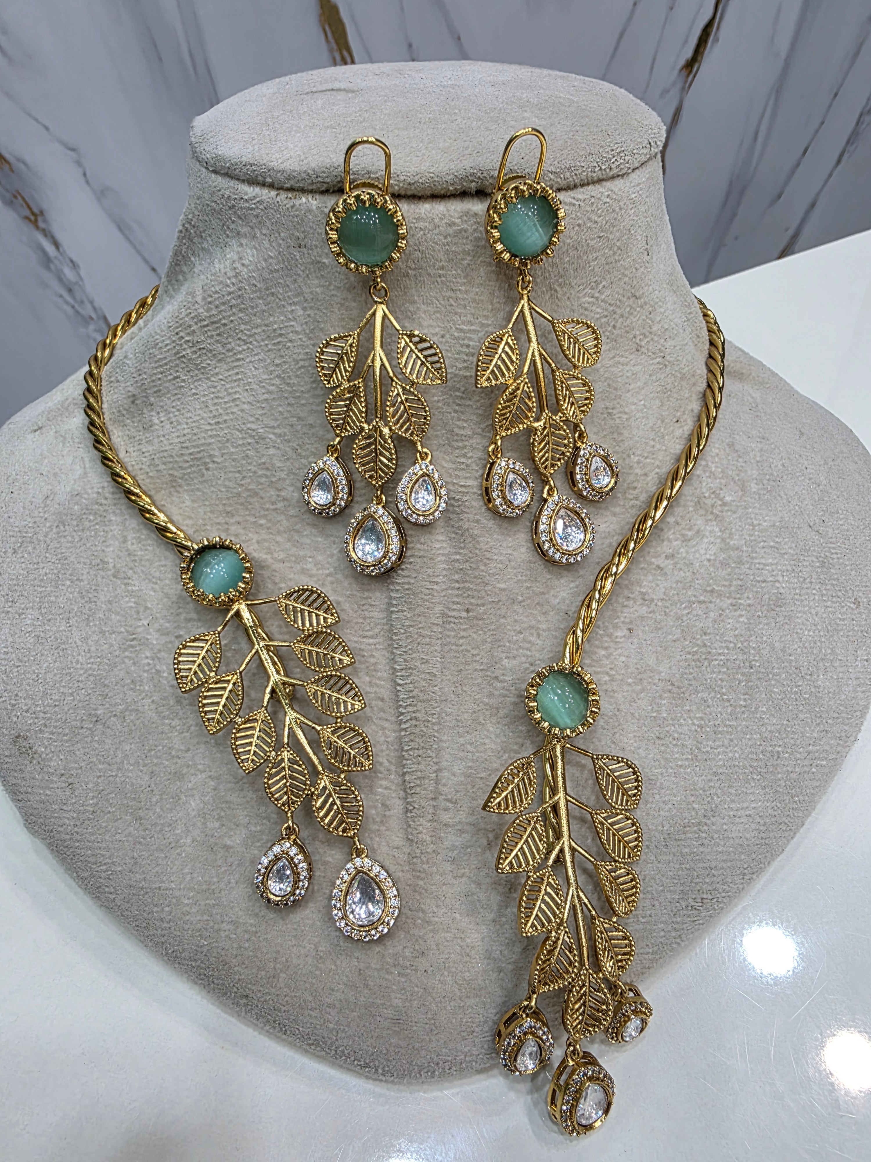 Samaira Handcrafted Fusion Hasli Set- Mint