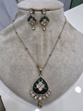 Aariz Epoxy Moissanite Polki Pendant Set- Emerald