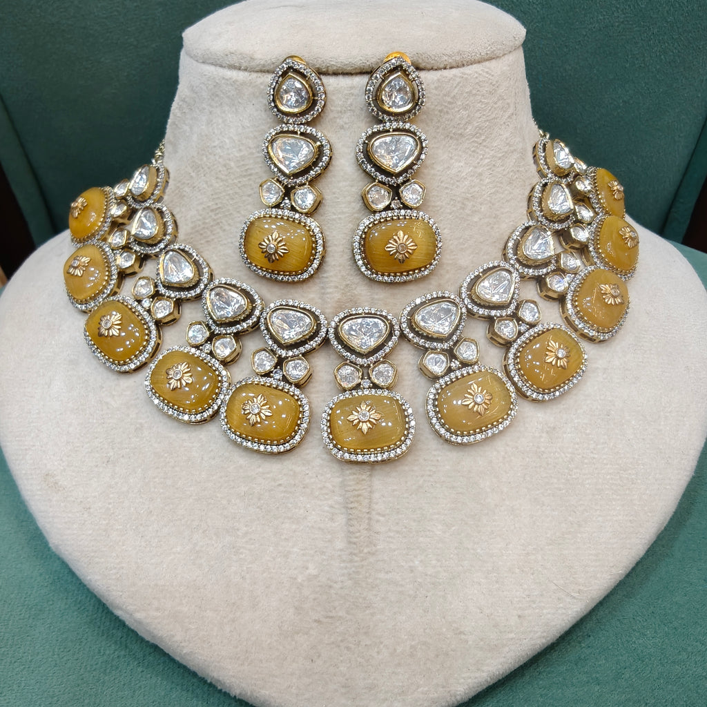 Amanat Pota Stone Necklace Set- Yellow