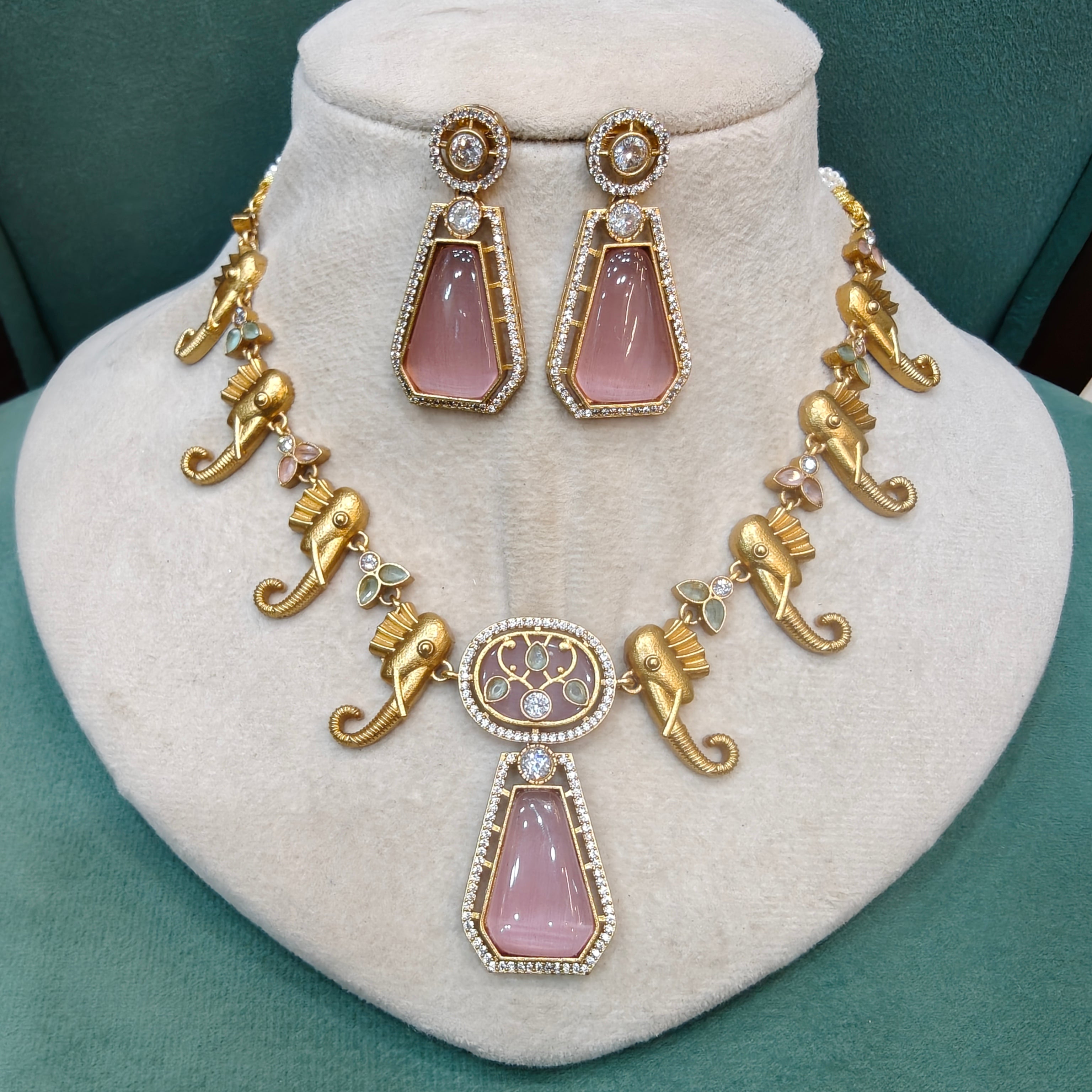 Gajraj Holdali Necklace Set- Pink Mint