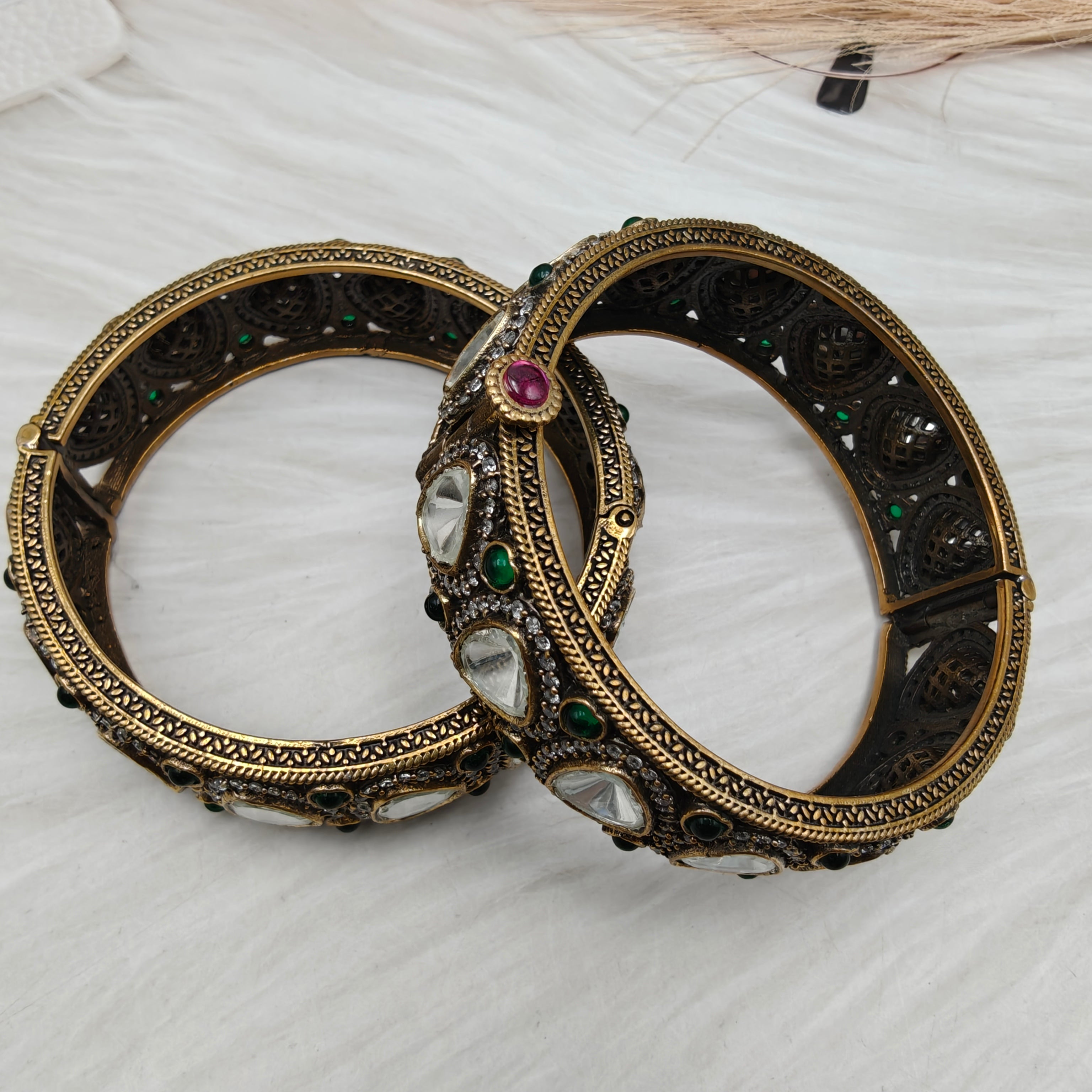 Aarzoo Uncut Polki Openable Bangles - Green