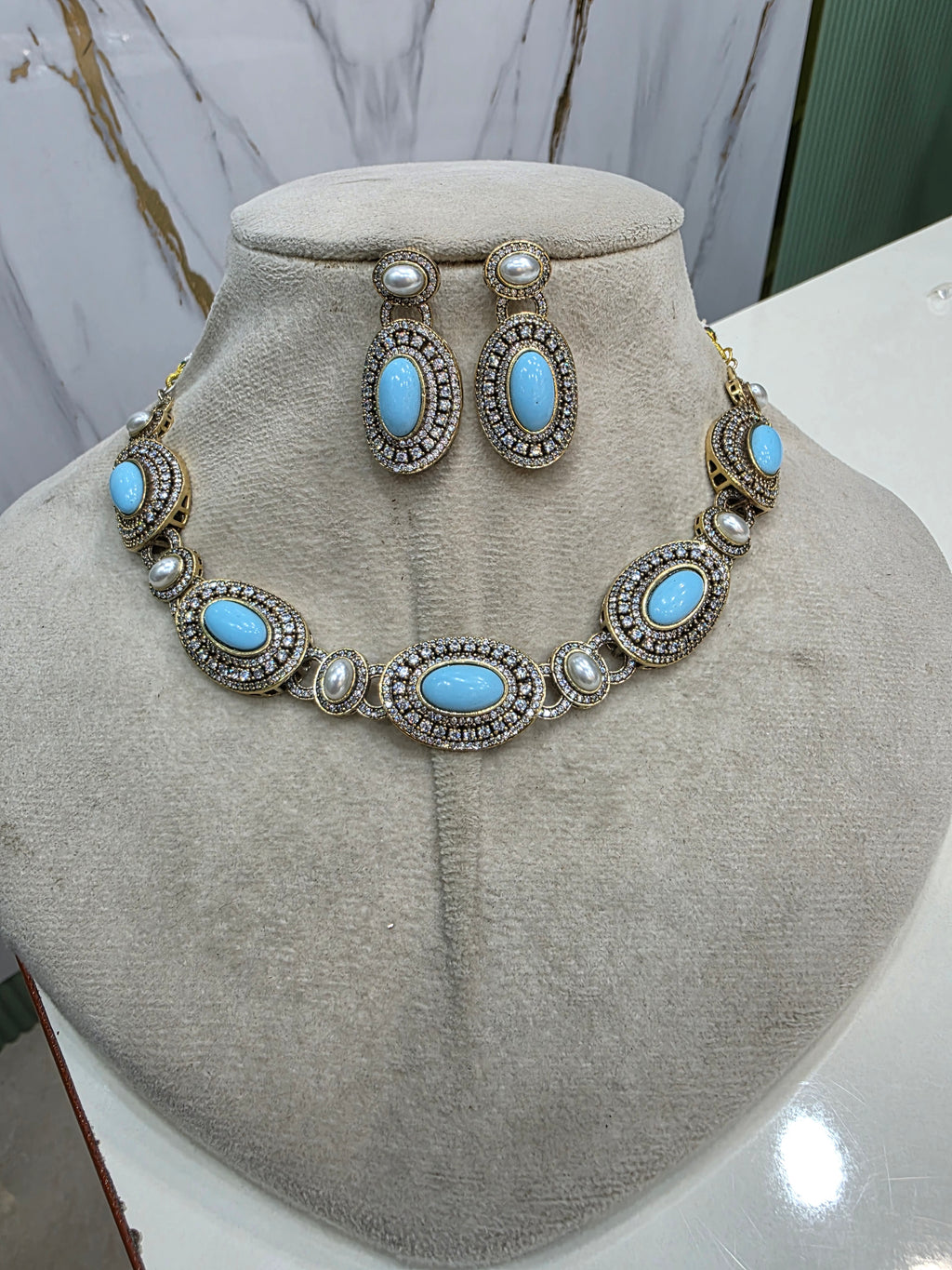 Aashi Statement Sleek Choker Necklace Set- Turquoise/ Firoza