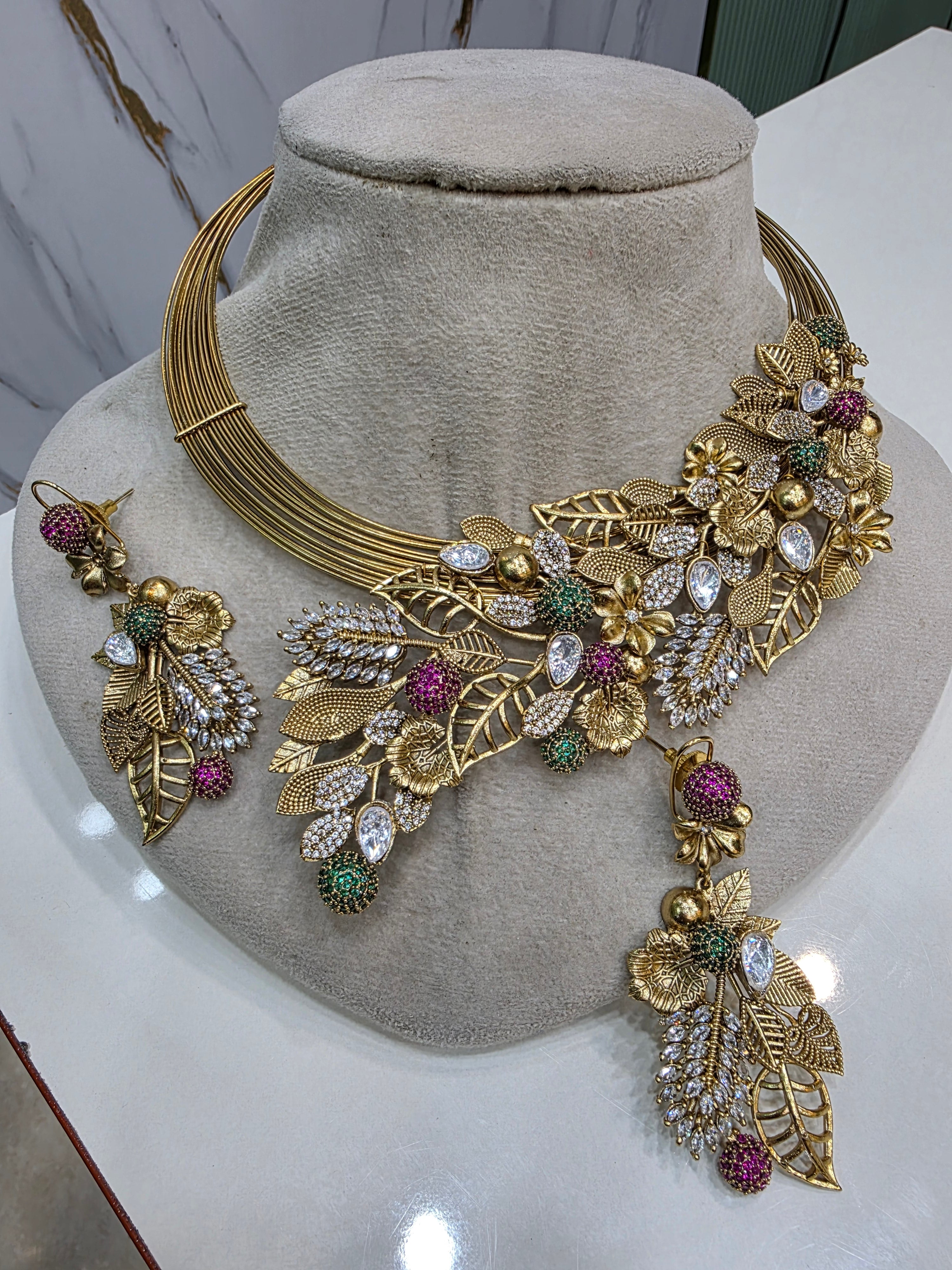 Sarika Handcrafted Uncut Moissanite Polki Set