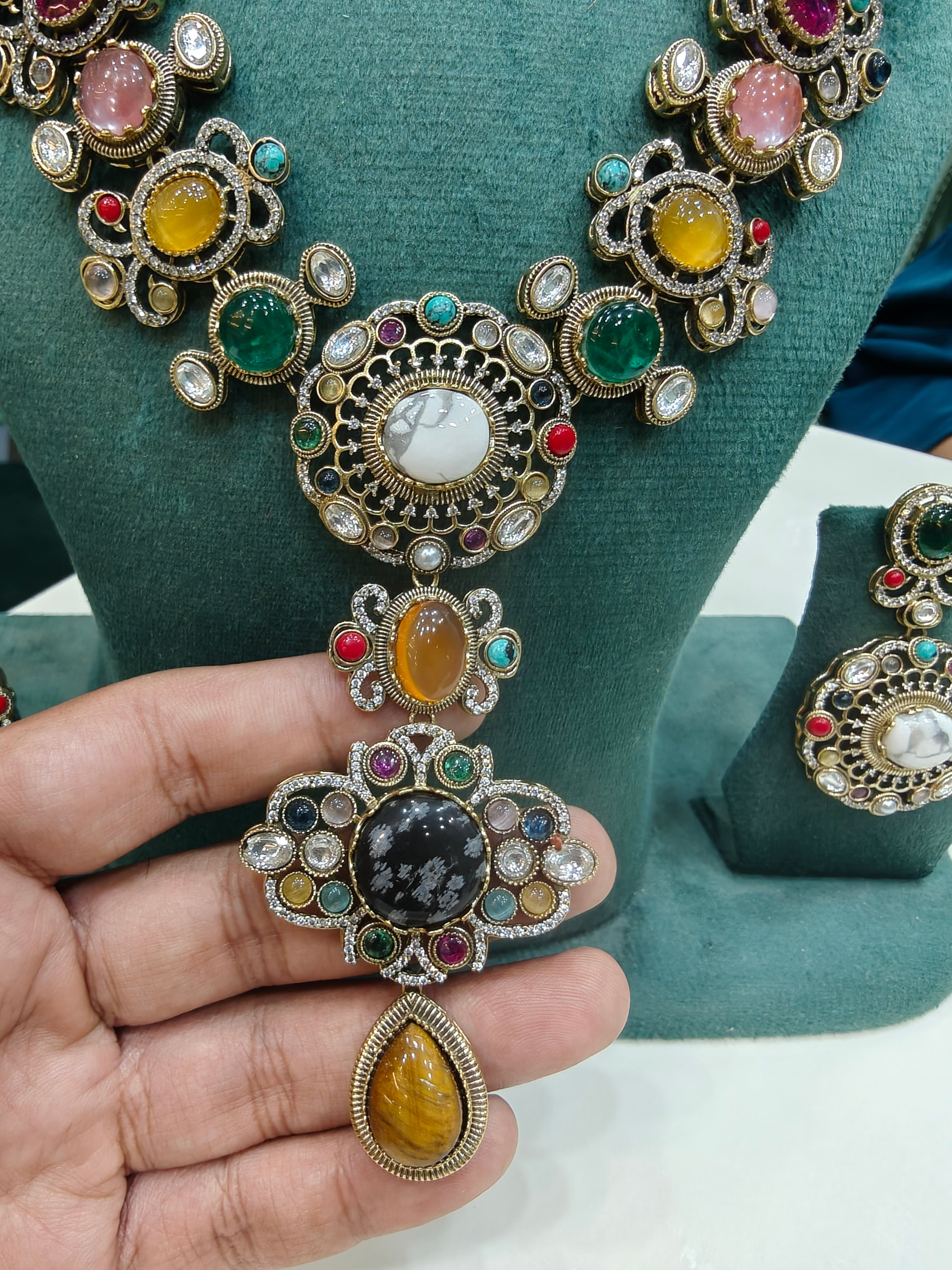 Vaibhavi Sabya Inspired Quartz Doublet Necklace Set- White Black Multi