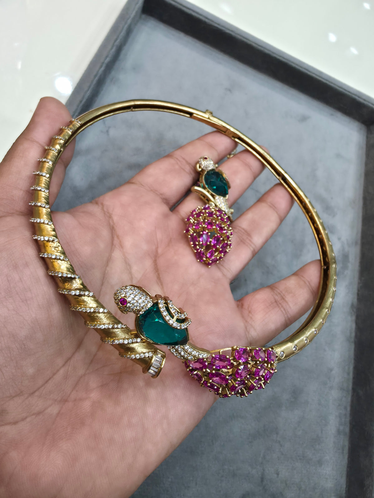 Ayurika - The Royal Parrot Hasli Set- Ruby Green