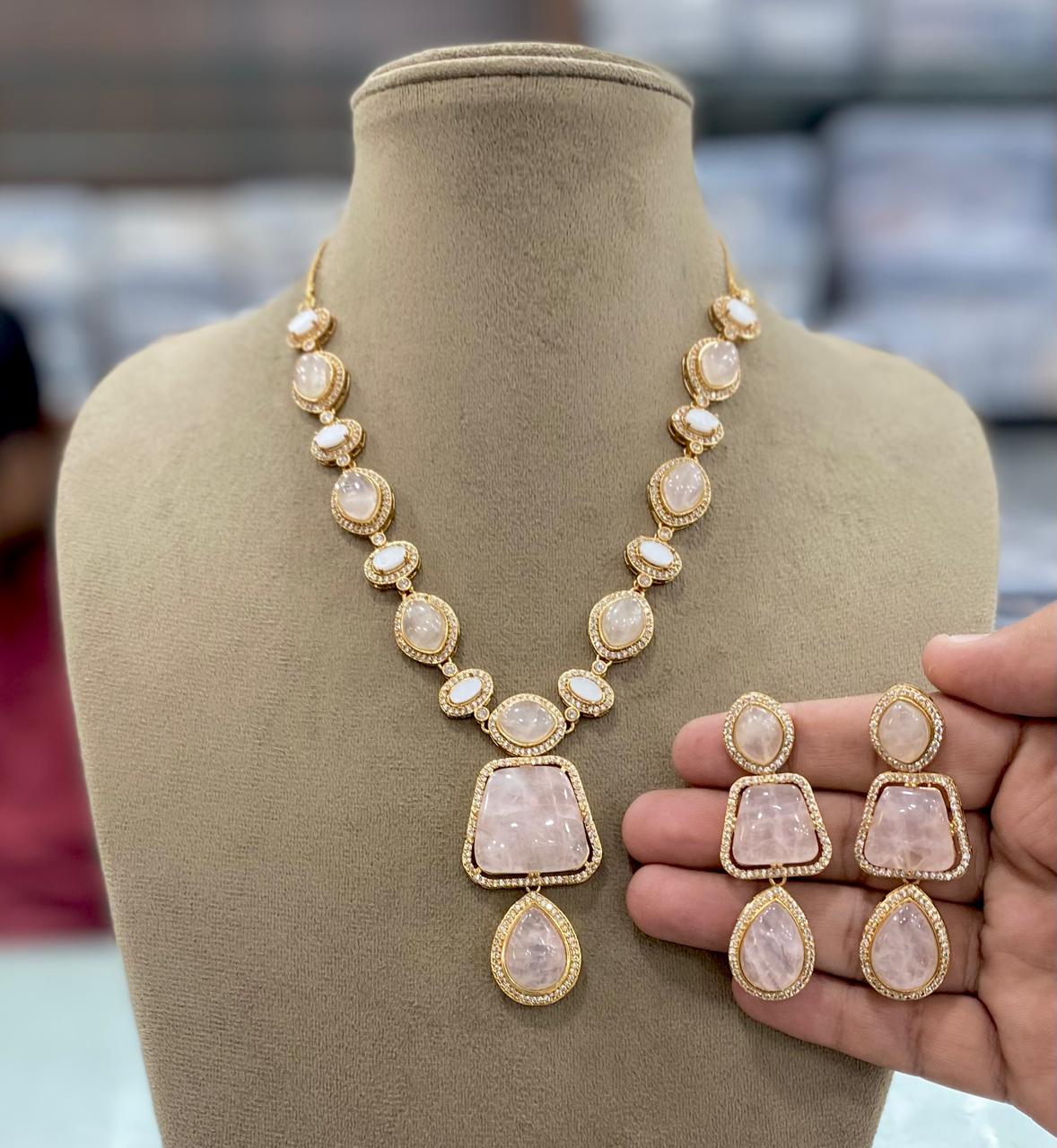 Fida Natural Stone Necklace Set - Rose Quartz
