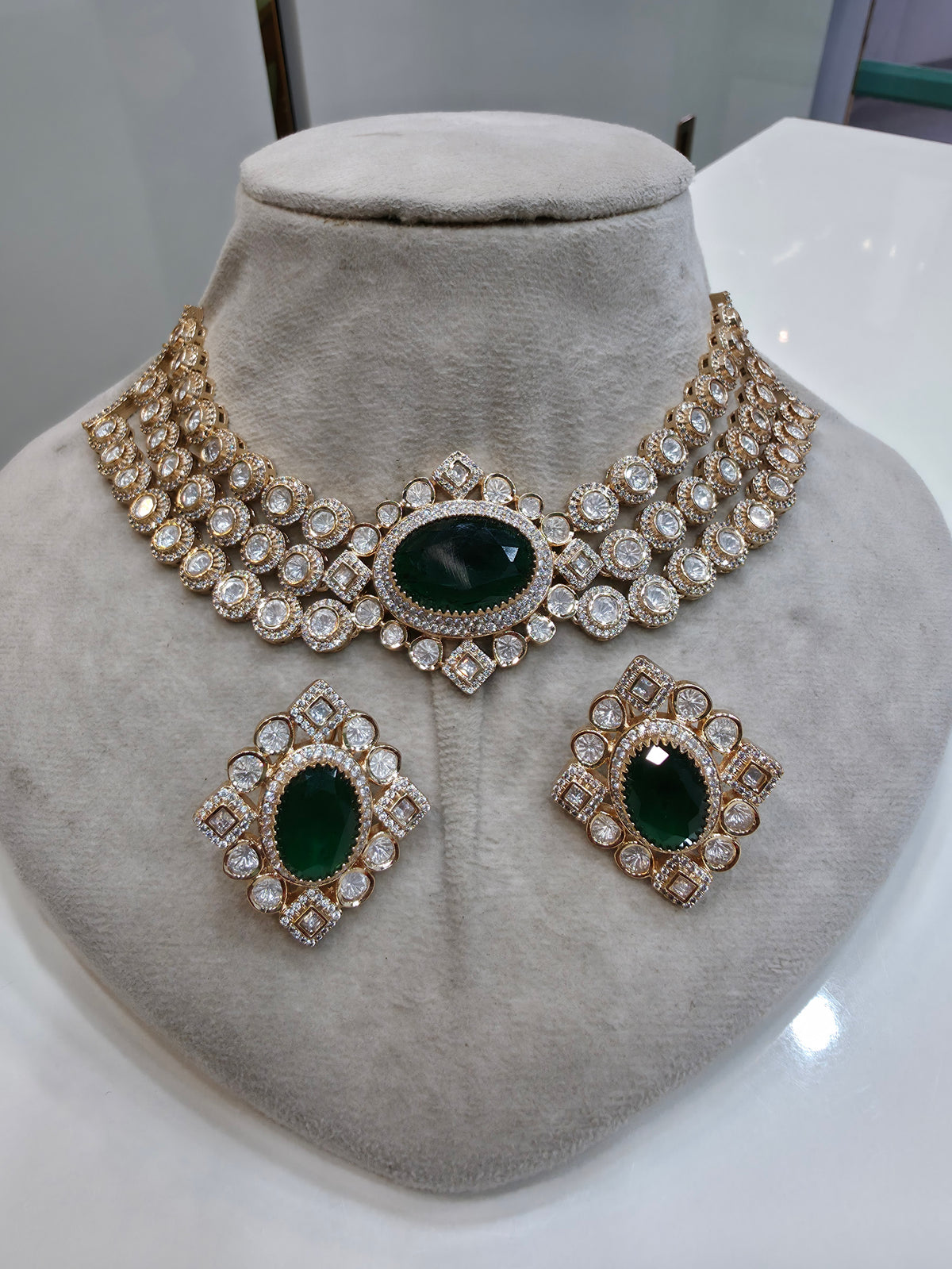 Rachita MM Inspired Doublet Choker Necklace Set- Emerald