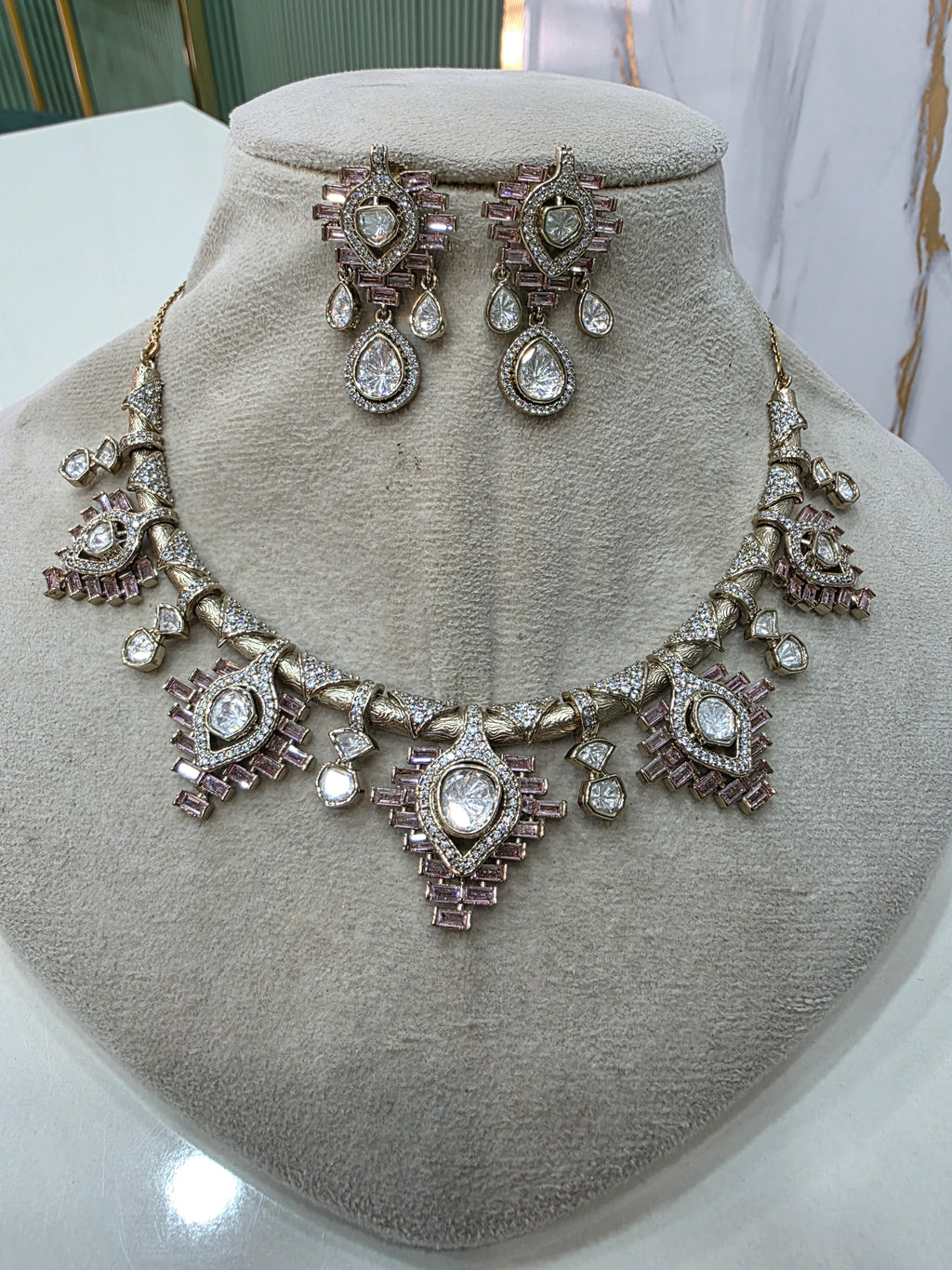 Aarshi Moissanite Polki Kundan Necklace Set- Pink
