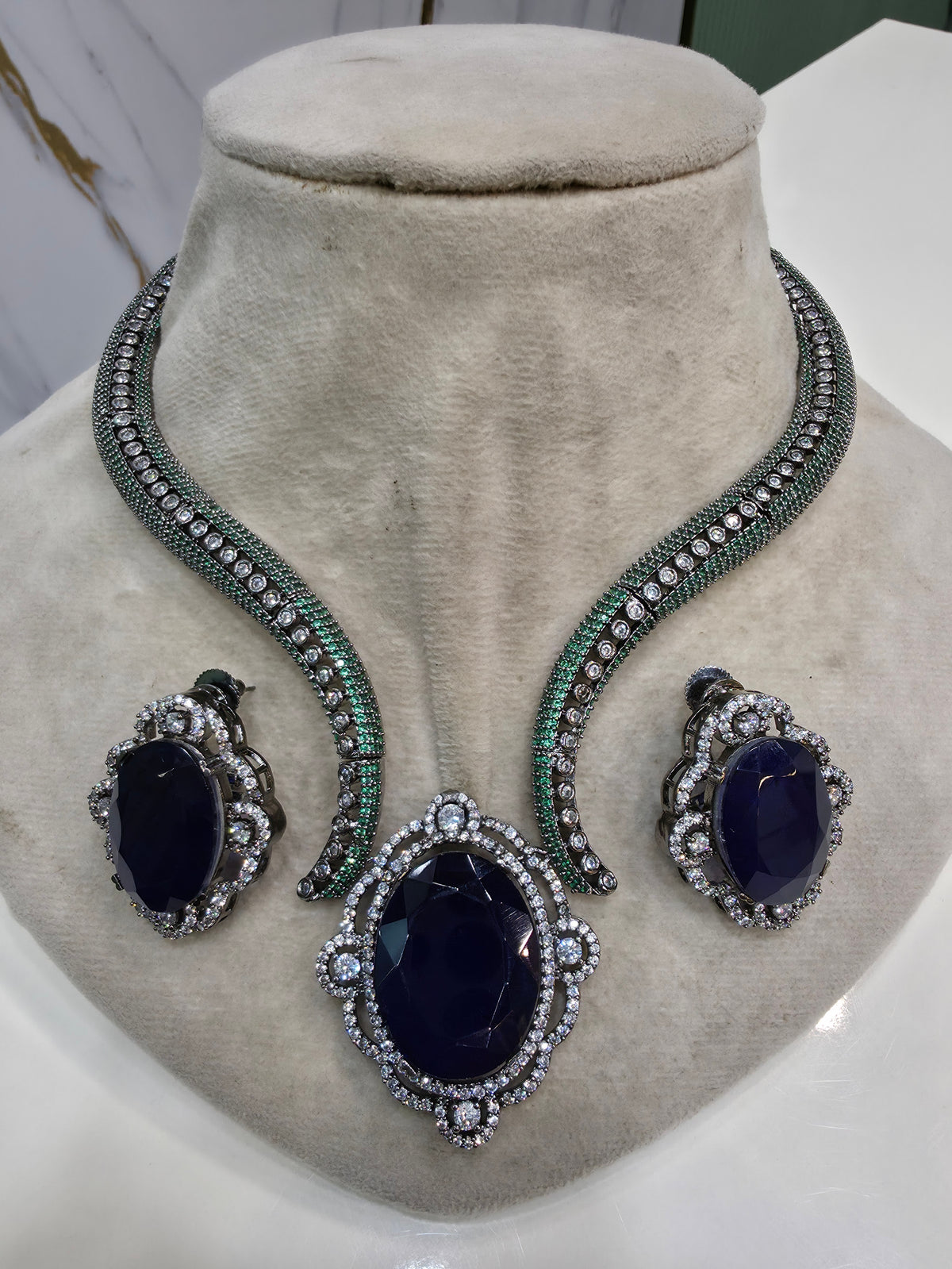 Neelamara Royal Midnight Bkue Necklace Set