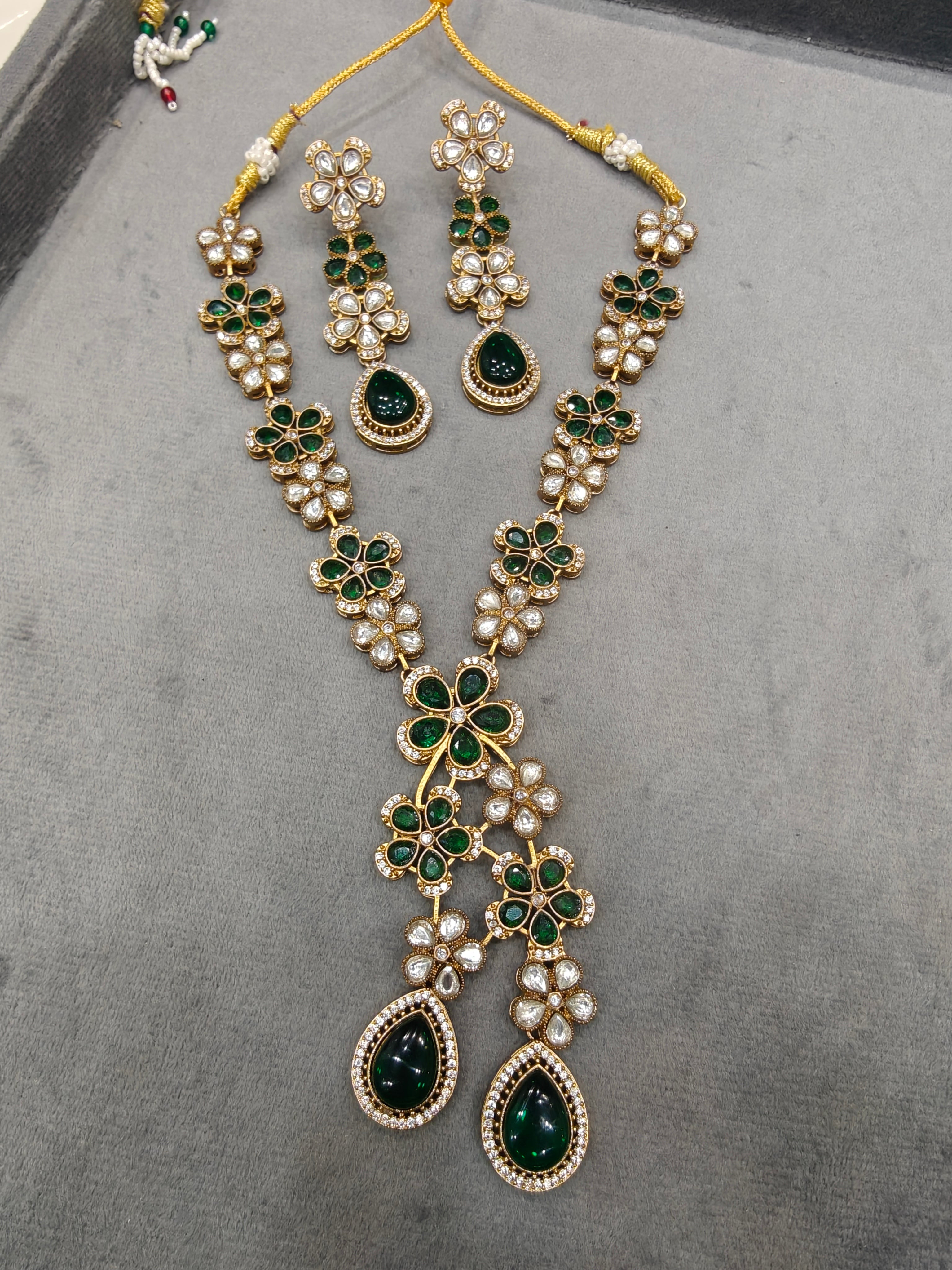 Siya Flower Necklace Set- Green